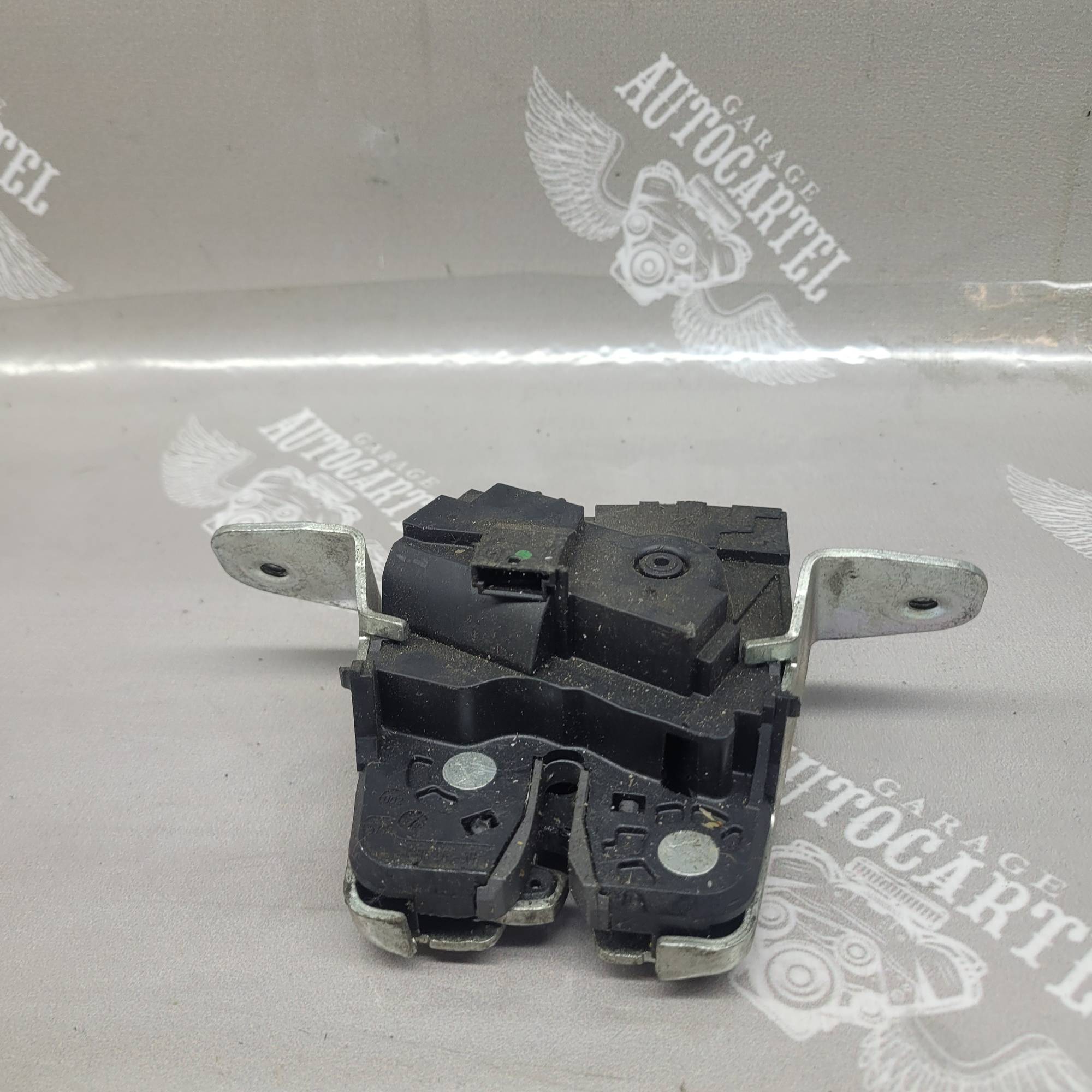 Замок кришки багажника Універсал MERCEDES-BENZ C-CLASS (W204) A2047400035