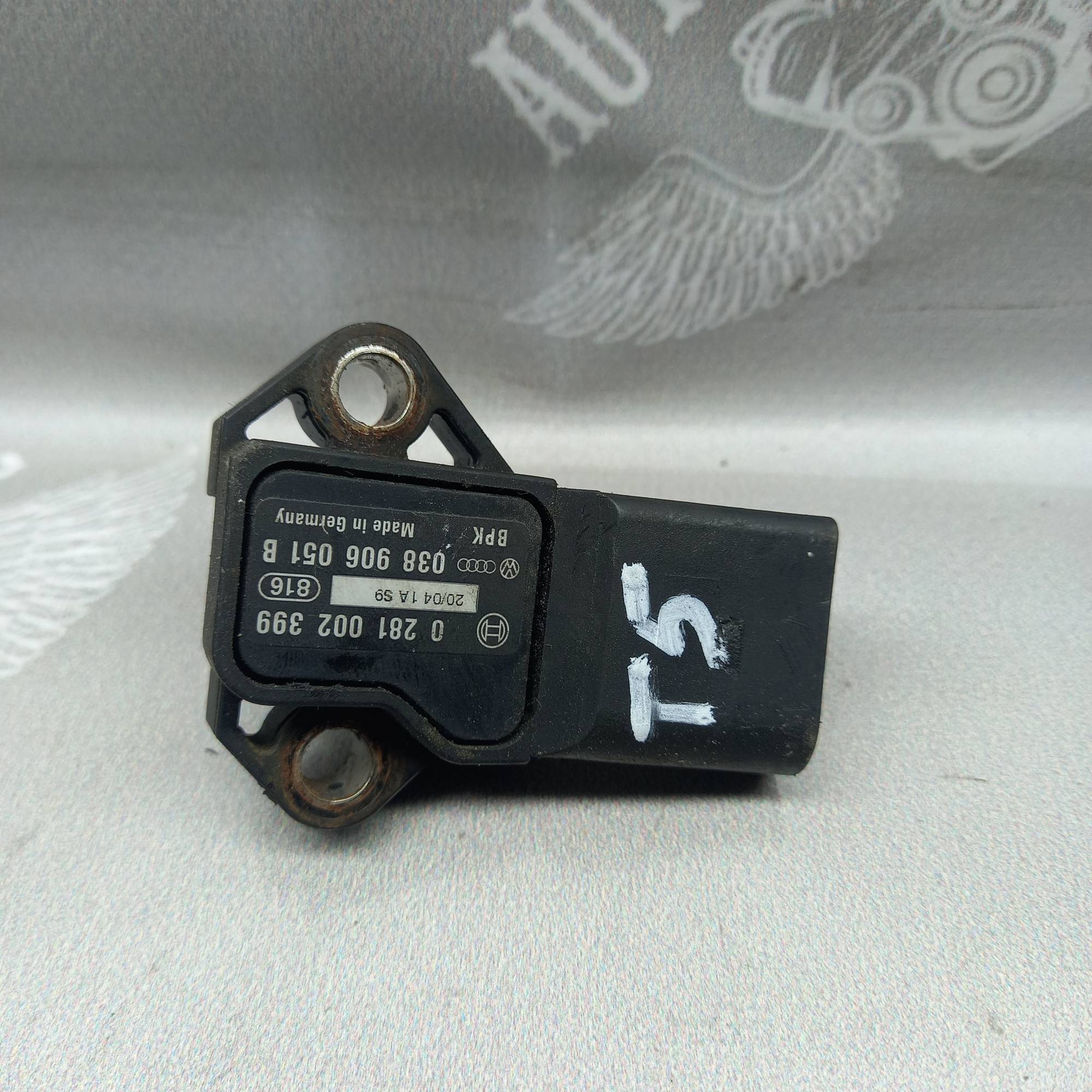Датчик тиску наддуву турбіни VW T5 1.9TD 038906051b