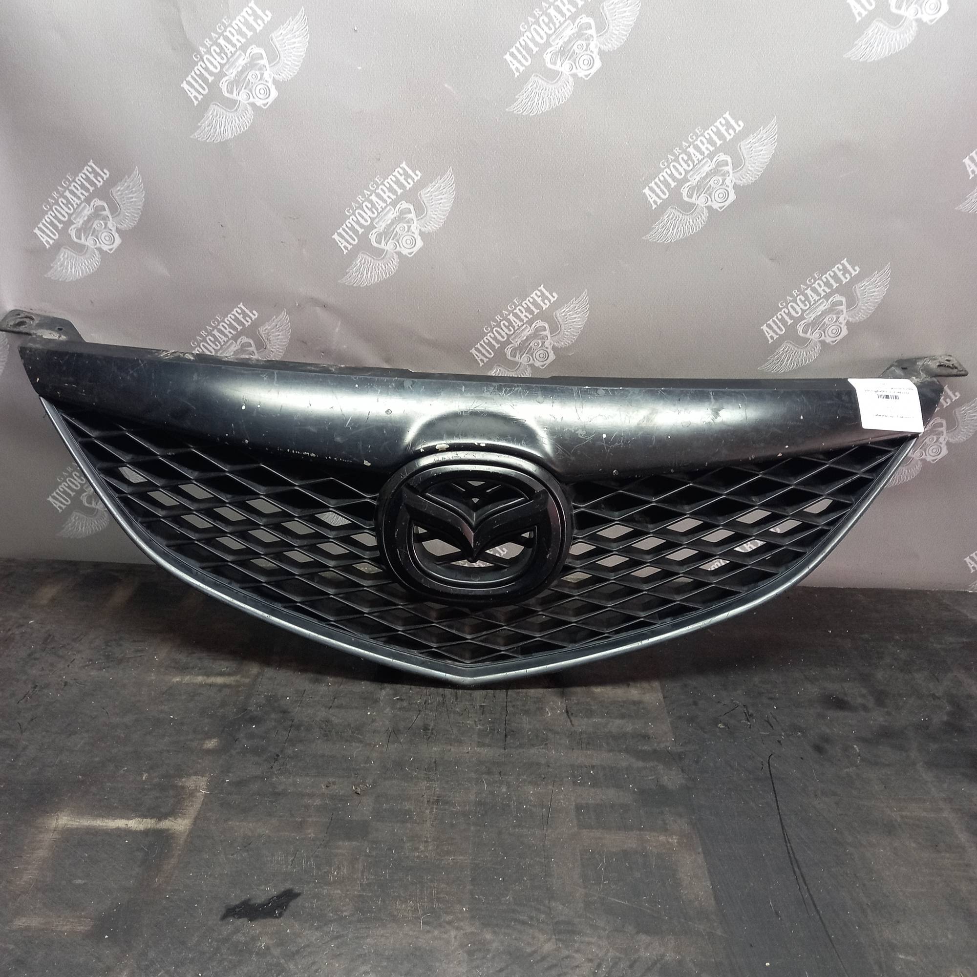 Решітка радіатора Mazda 6 2002-2007 gj6a50712, 21483332
