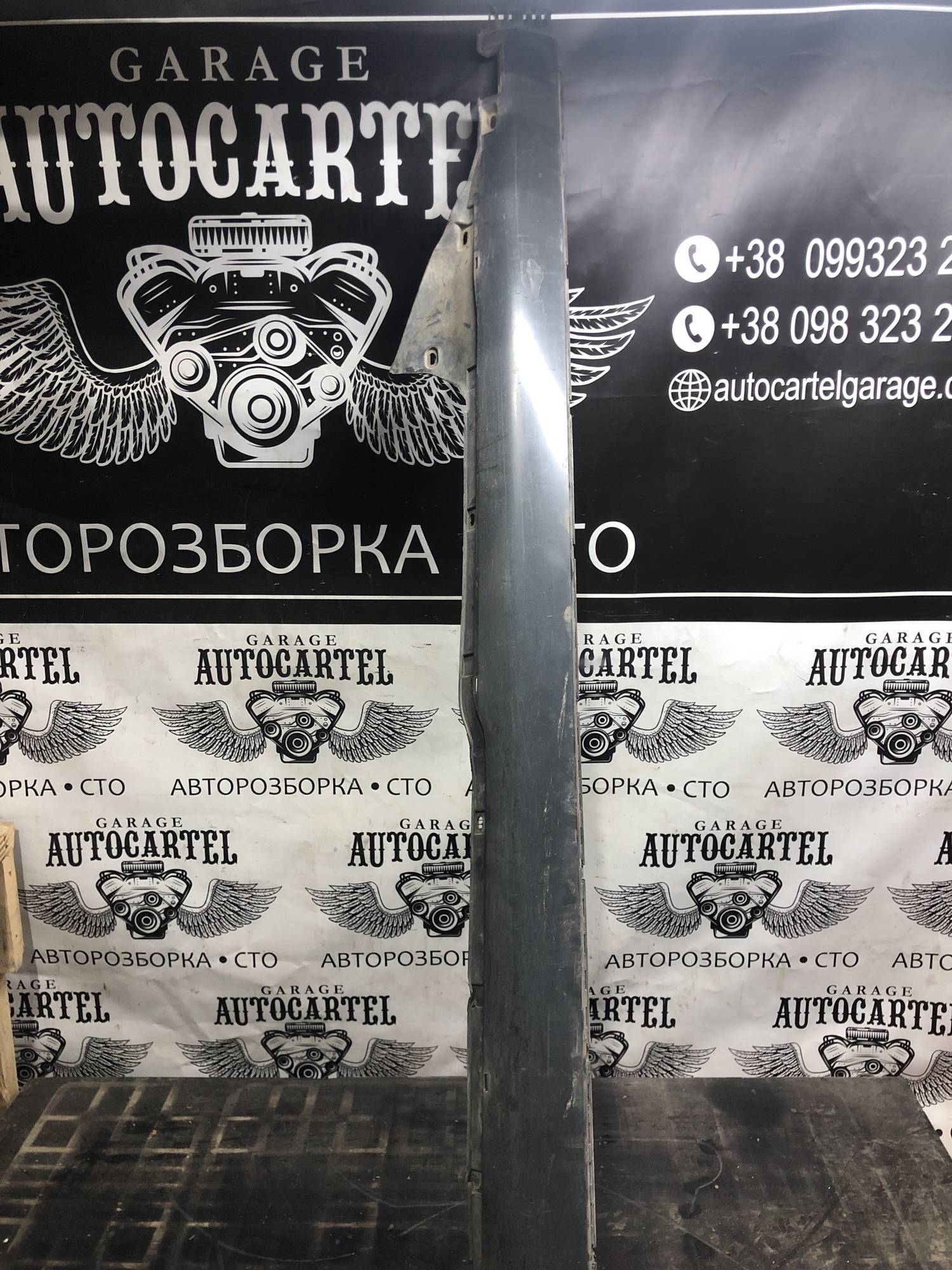 Накладка порога зовнішня права Audi A6 C5 4B0853860