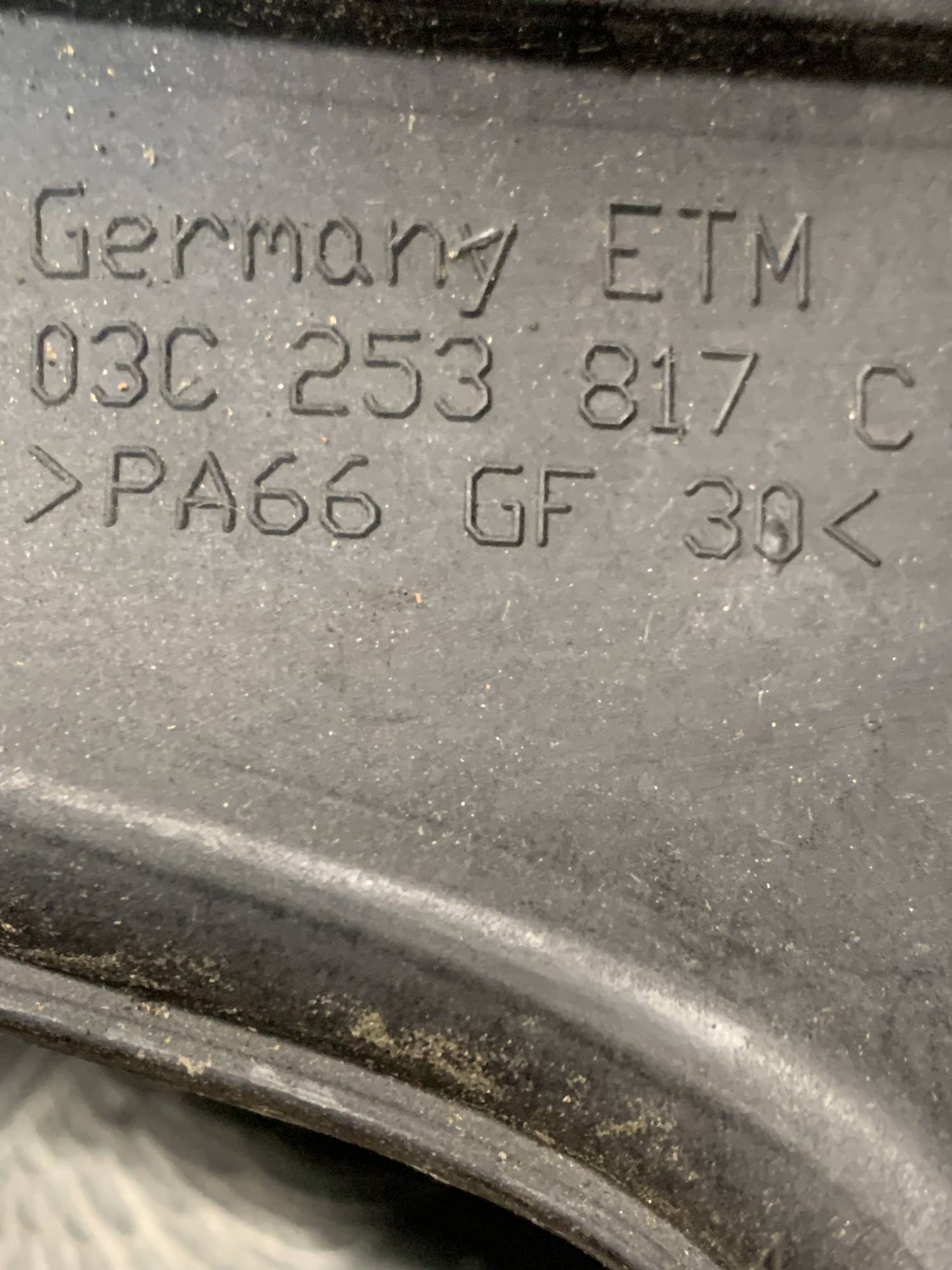 Повітрозабірник (зовнішній) VW Golf 5 03с253817с