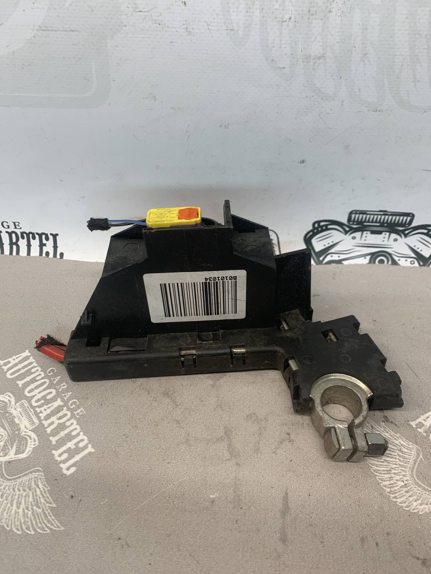 Клема плюсова VW Touareg 8j0915459