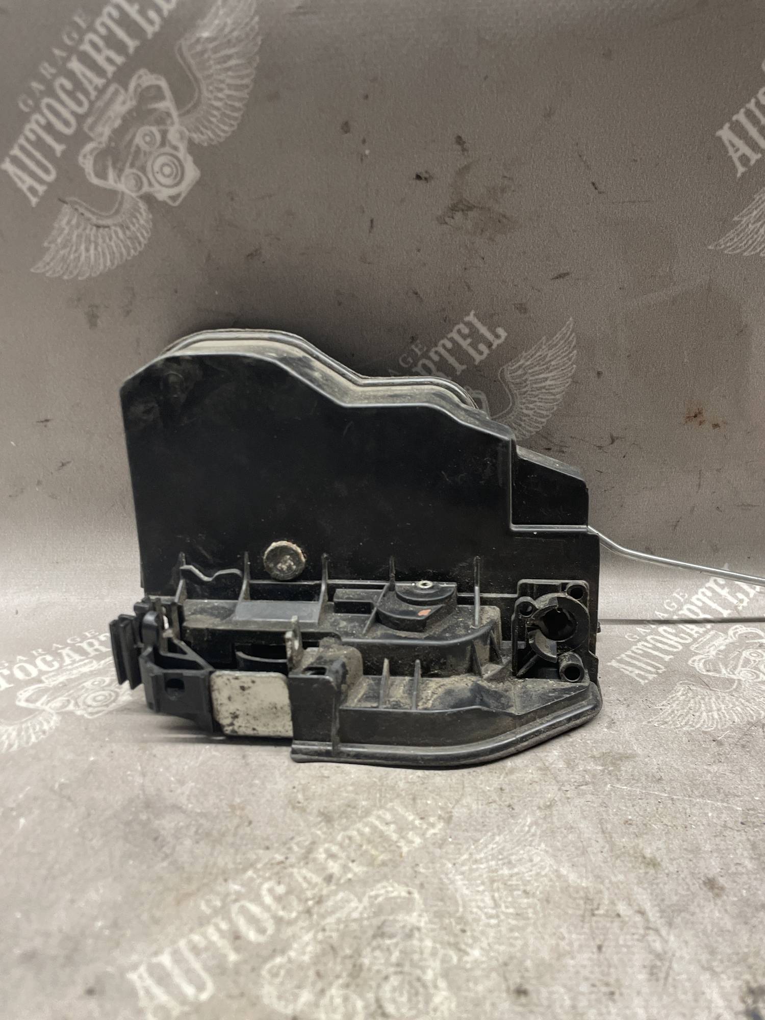 Замок задніх правих дверей BMW E90 E91 7202143