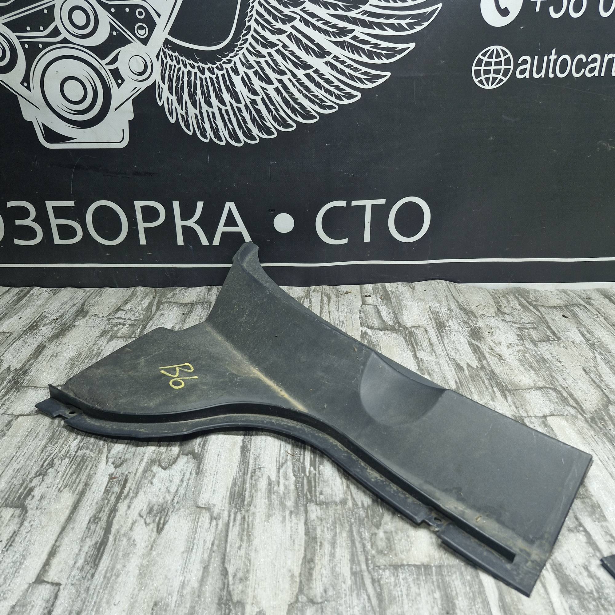 3c1819404a Декоративна накладка під лобове скло жабо права VolkswagenPassat B6 2005-2010
