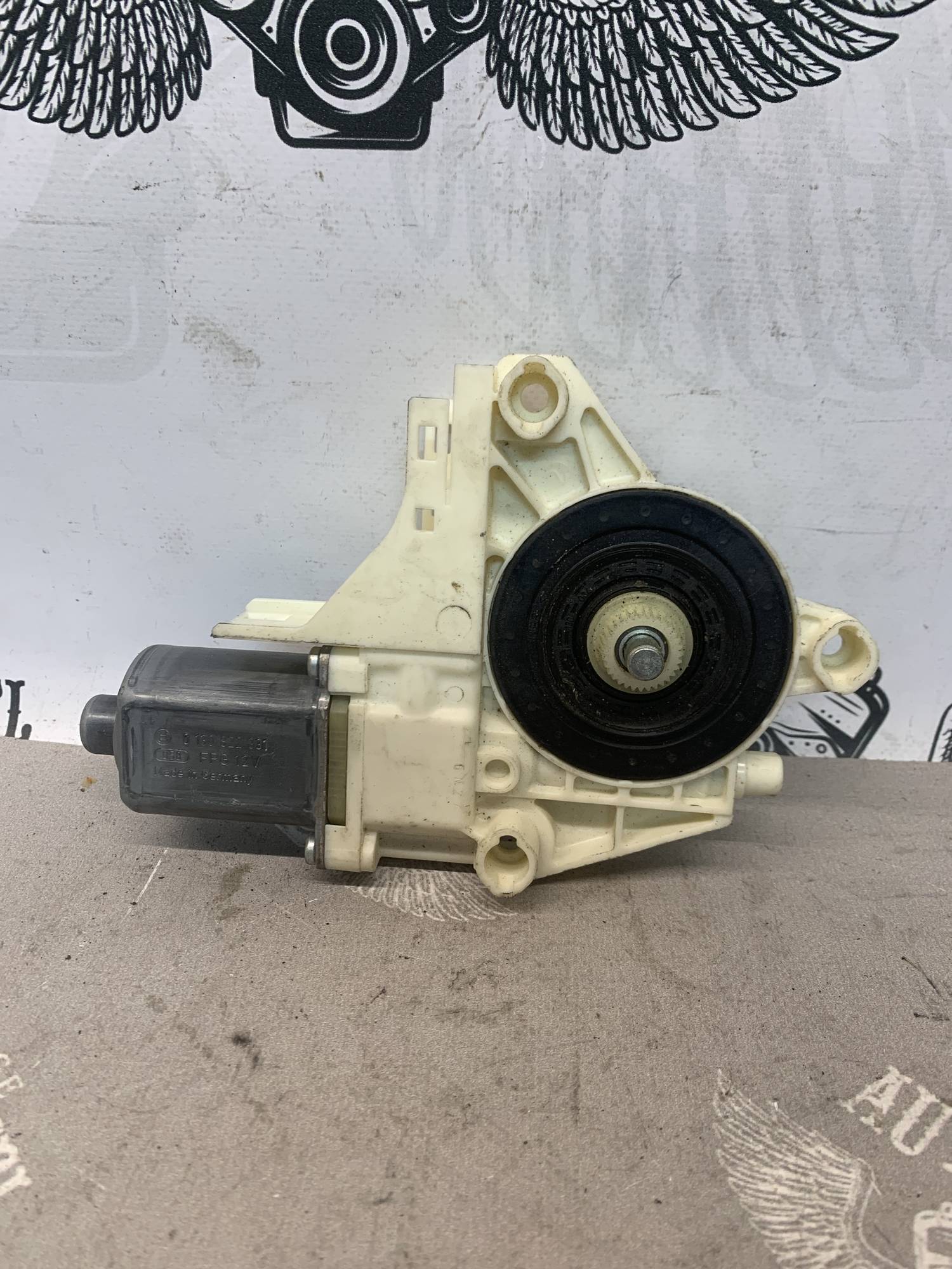 Моторчик склопідйомника задній правий RENAULT MEGANE III 827306548r