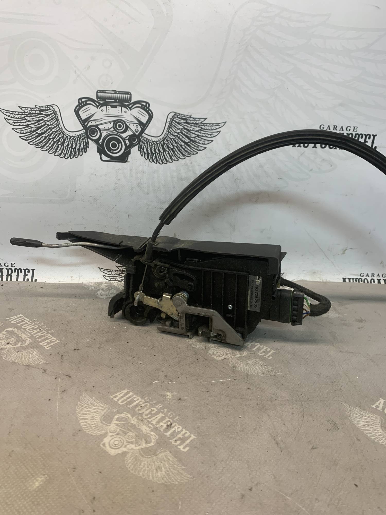 Замок передніх лівих дверей MERCEDES W163 a1637202535