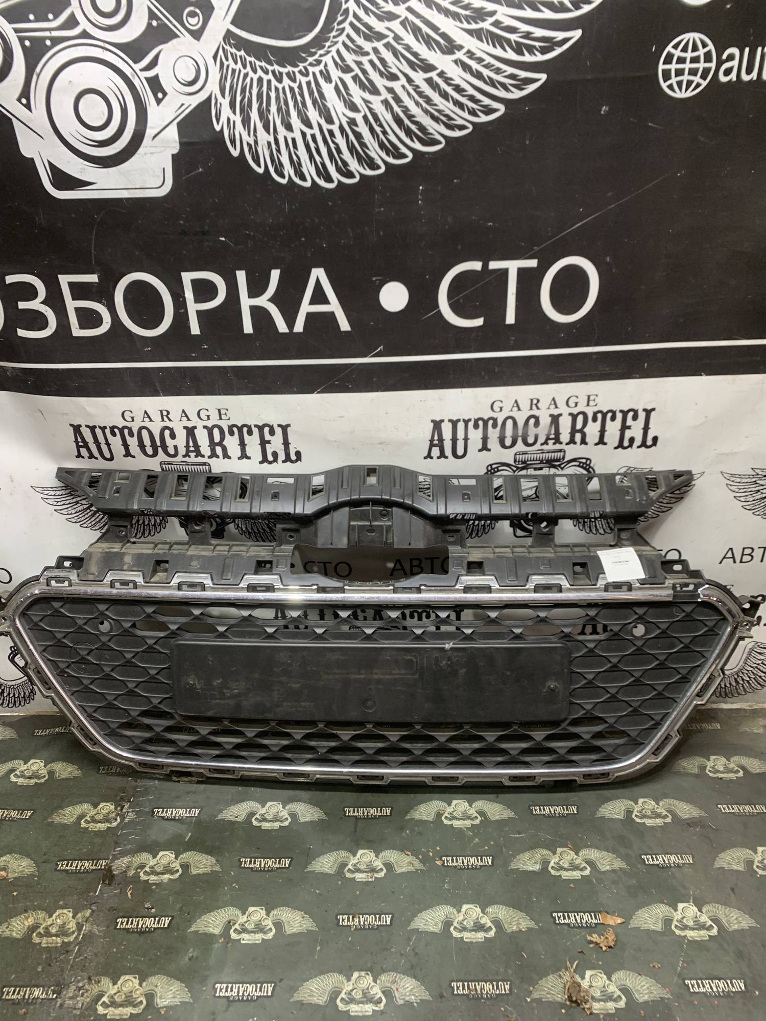 Решітка радіатора для Hyundai I-20 86569-c8020