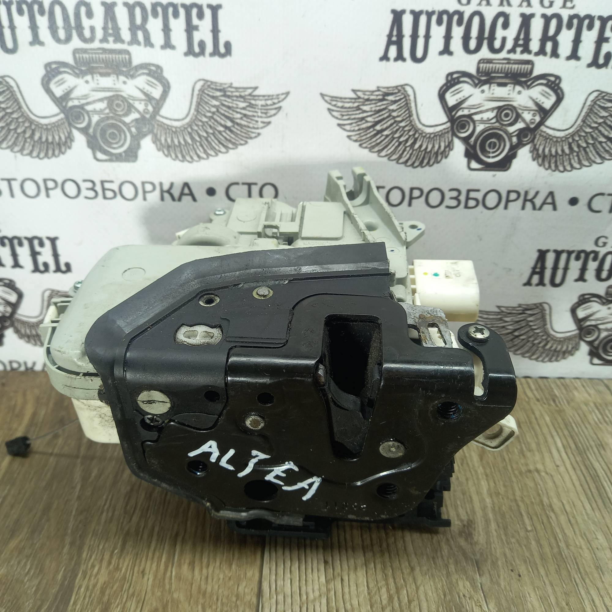 Замок дверки передній лівий електр 7 пінів Seat Altea 2004-2015 1P1837015B 273046