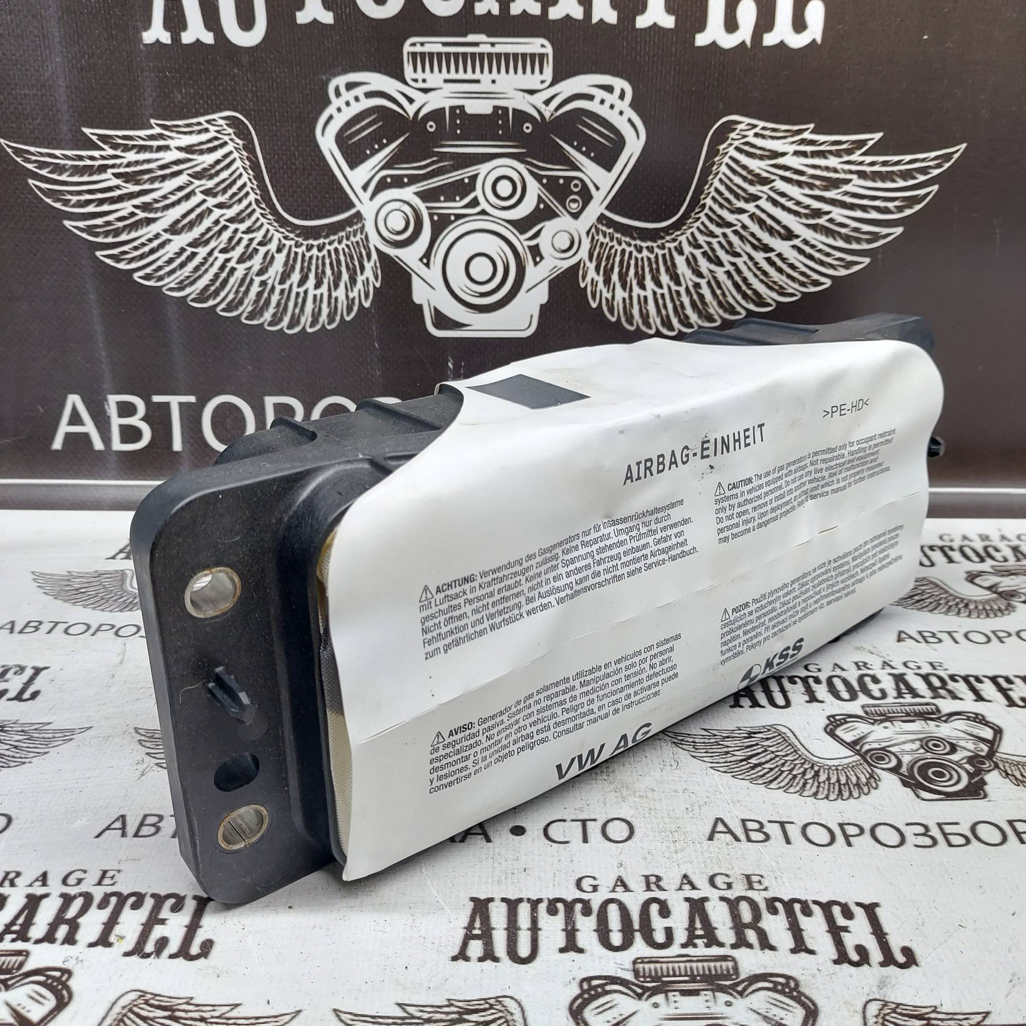 Подушка безпеки пасажира Skoda Octavia A7 8V0880204A