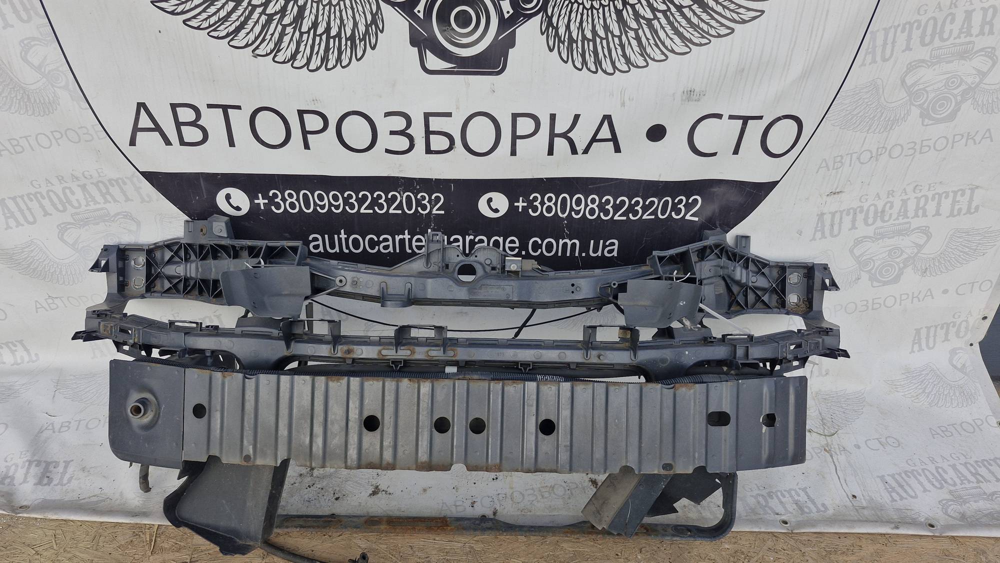 Панель передня телевізор FORD C-Max MK1 (DM2,CB3) 07-103m518b041