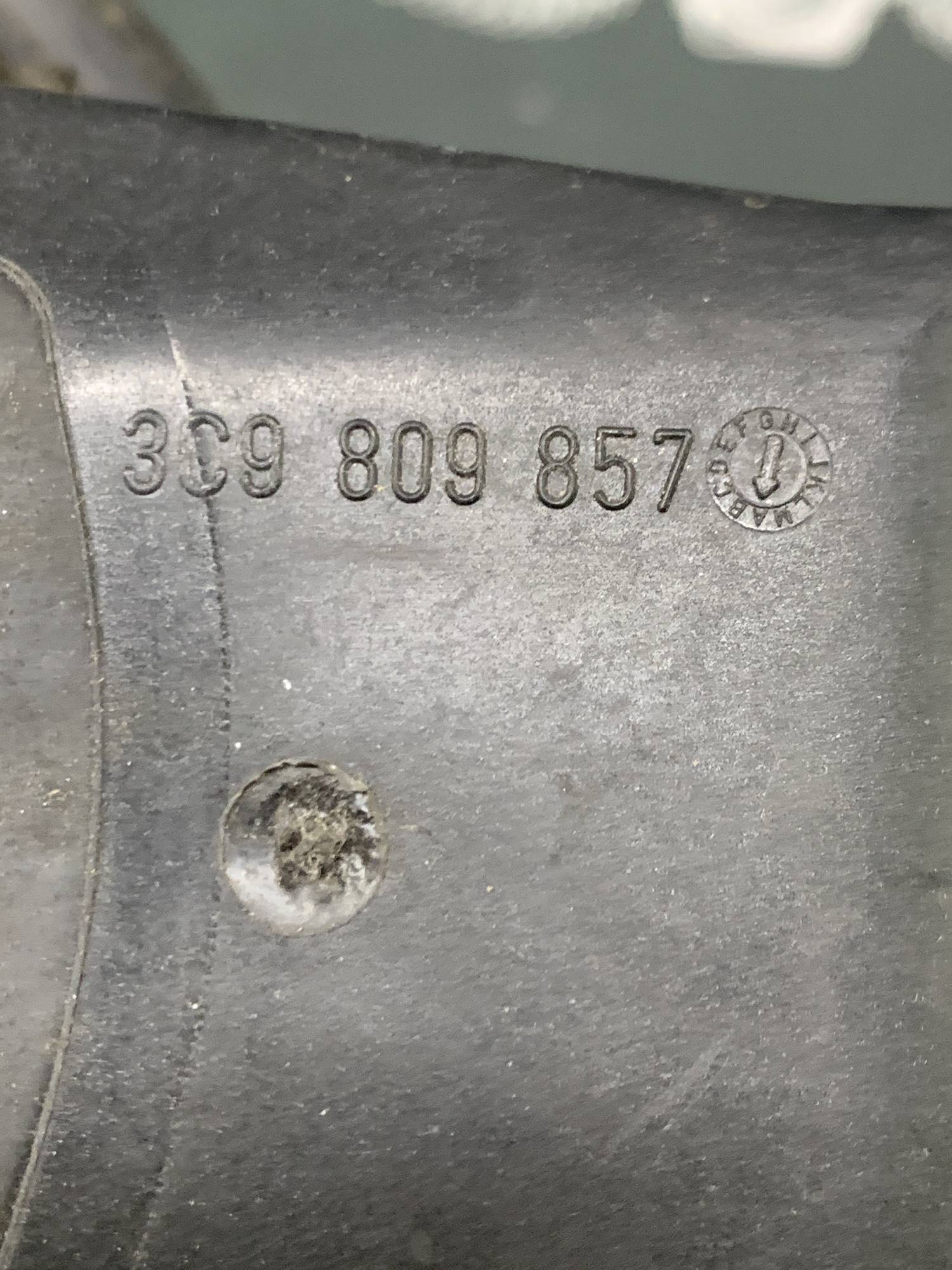 3c9809857a, lc5f, Лючок бака Volkswagen Passat B6,
