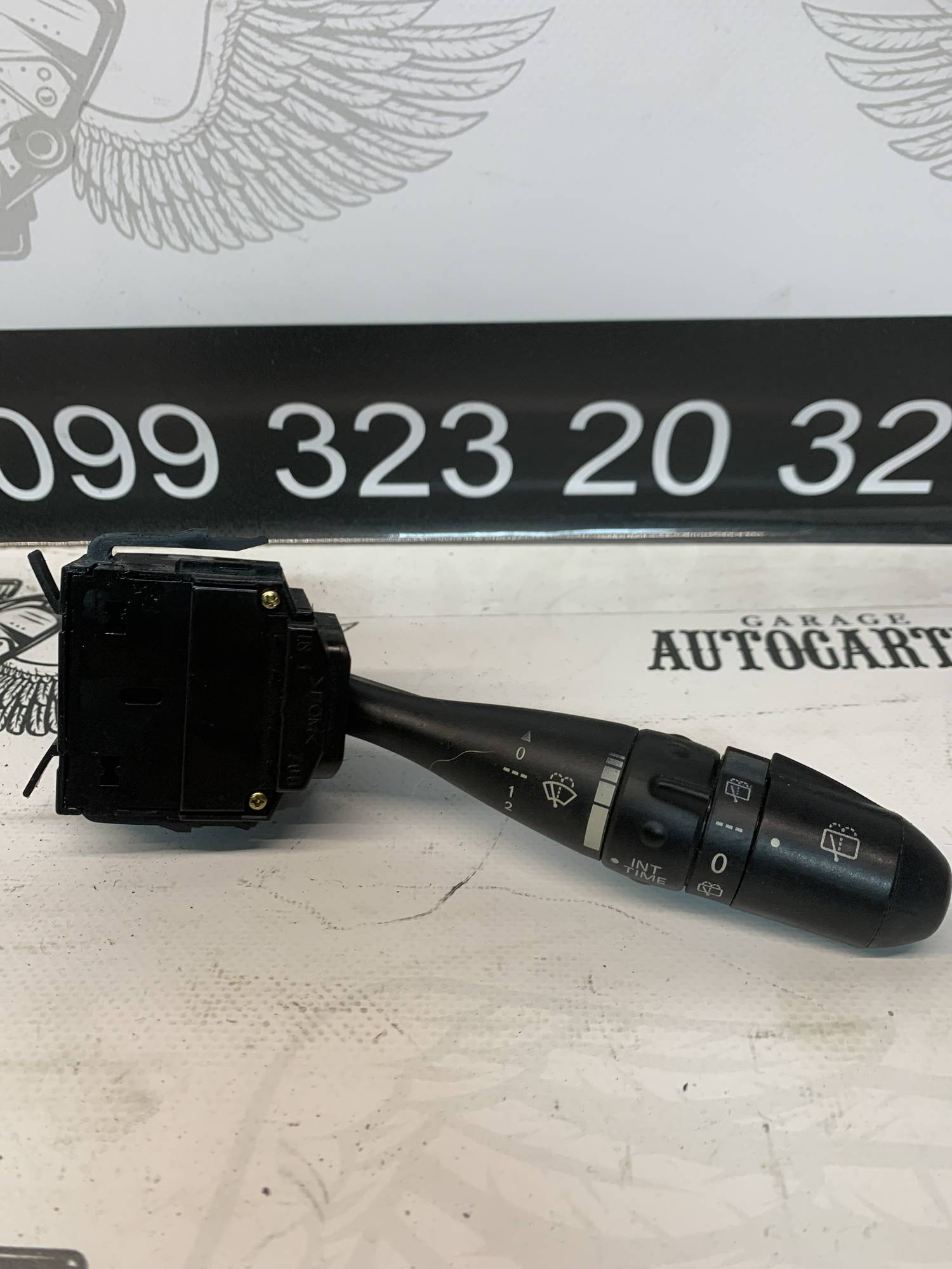 Підрульовий перемикач правий двірників mitsubishi colt 17d714