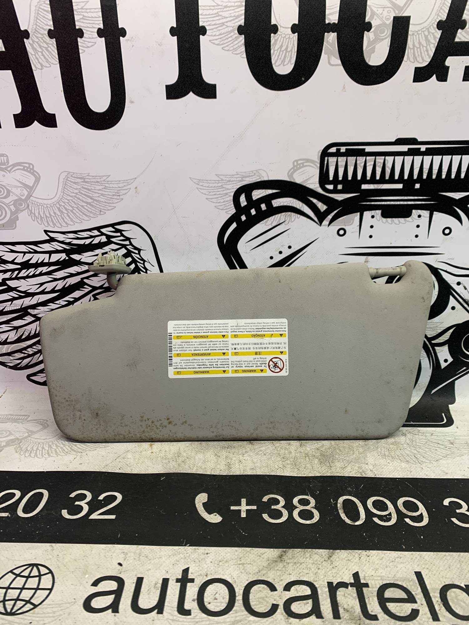 Козирок сонцезахисний права mercedes c w204 a2218173020