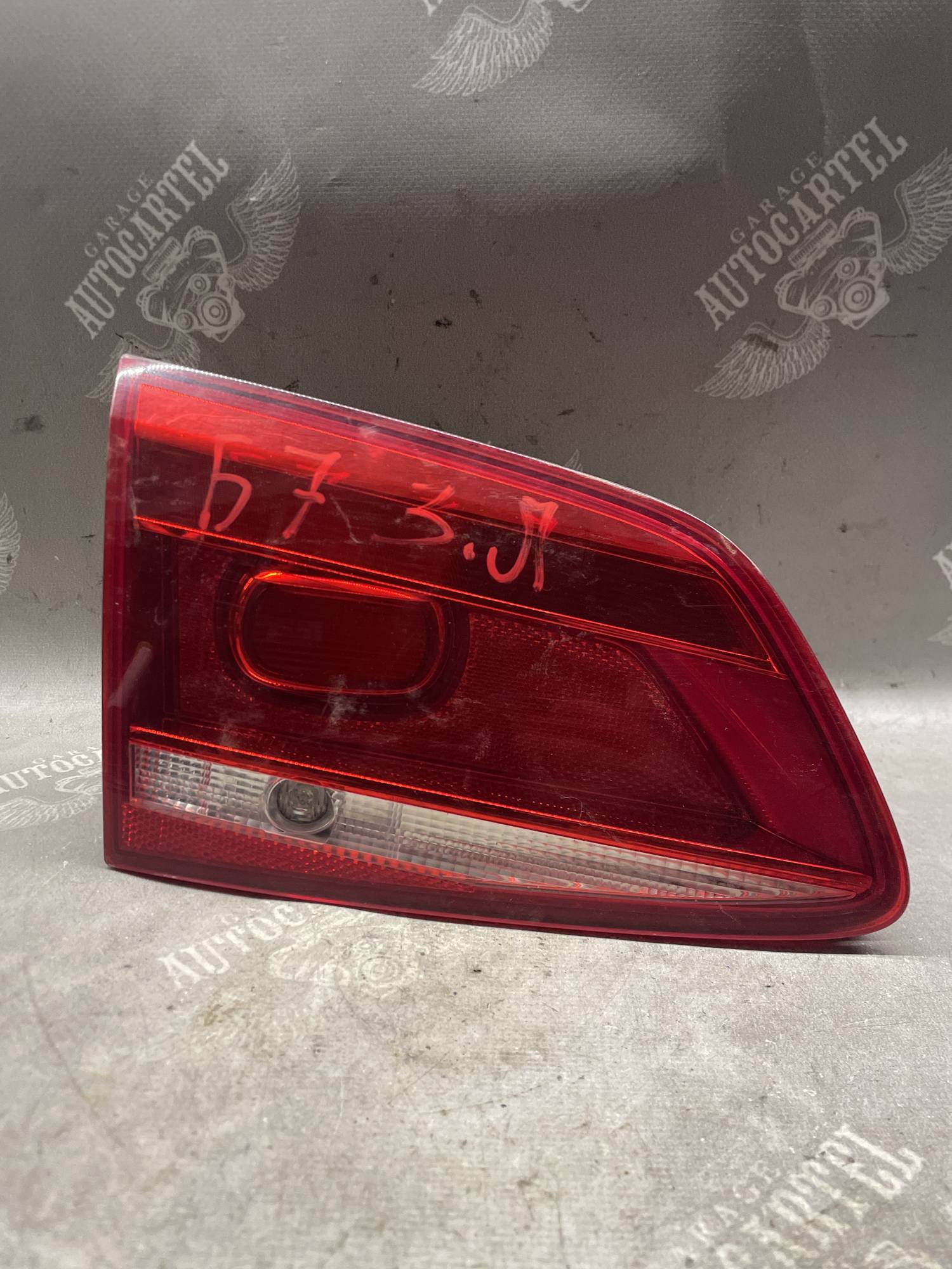 Ліхтар (стоп) лівий внутрішній VW Passat B7 універсал 3af945093j