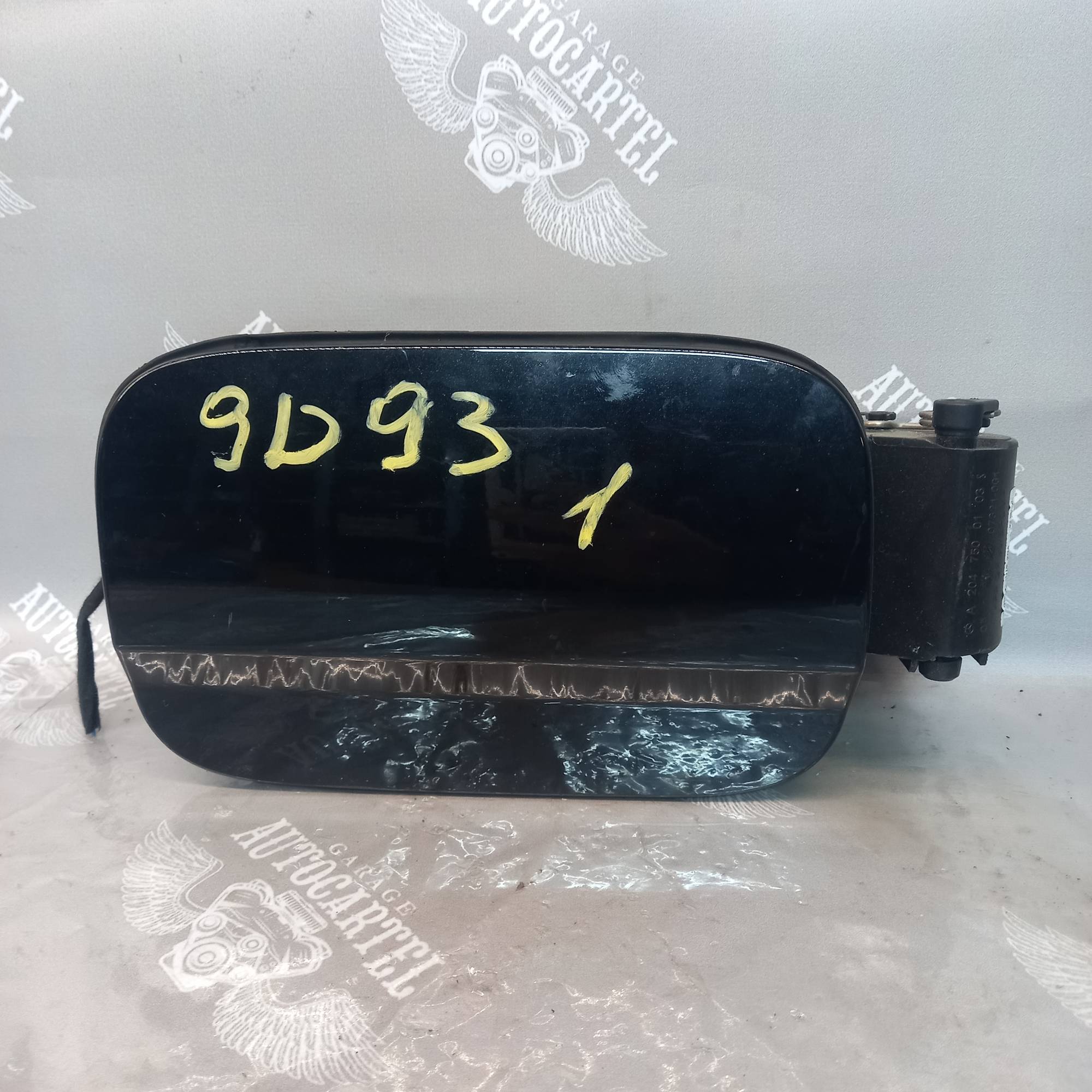 Лючок бензобака MERCEDES W204 2007-2014 a2047500103, 21507656