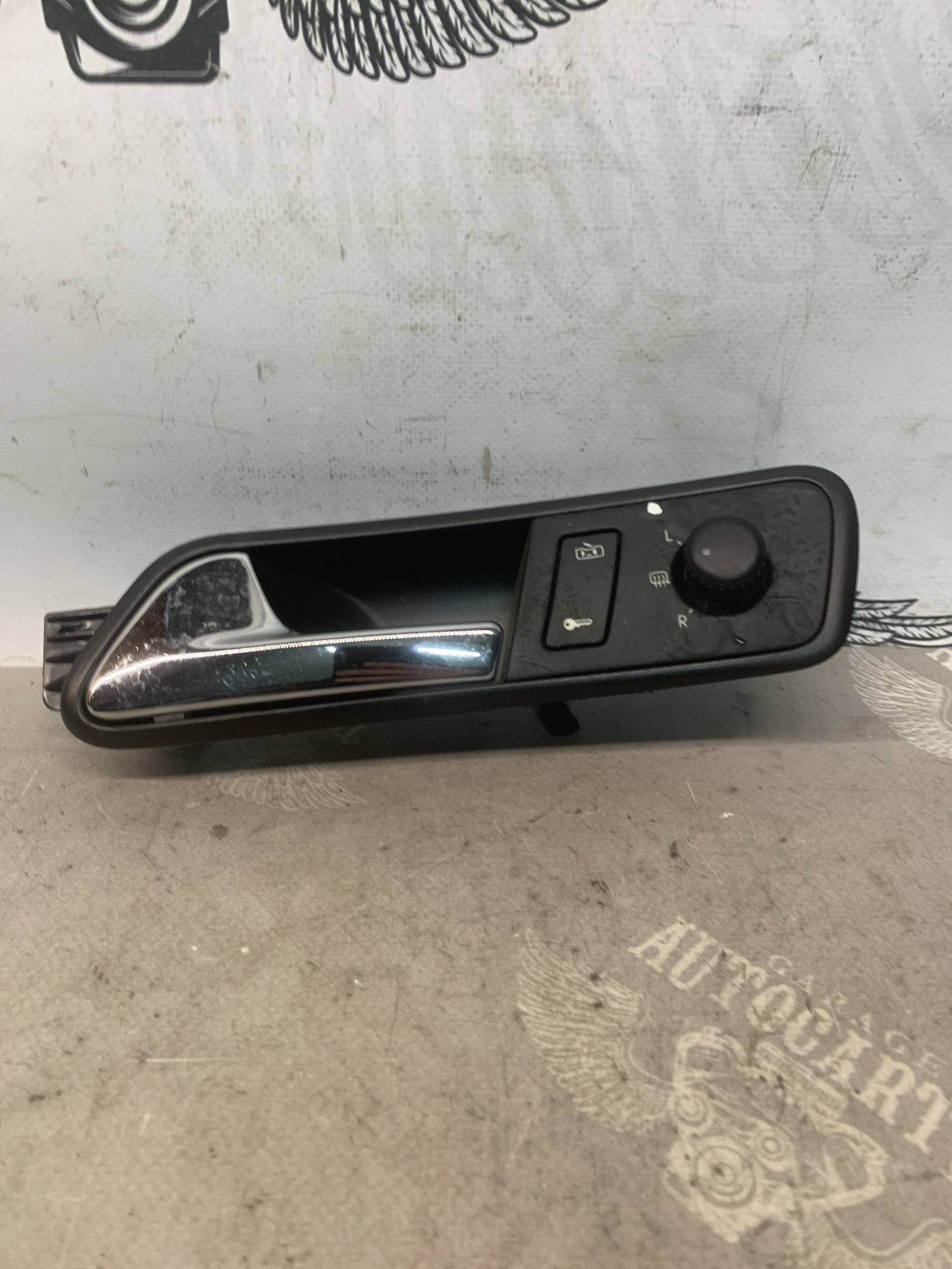 Кнопка регулювання дзеркал Volkswagen Touran 1t1959552