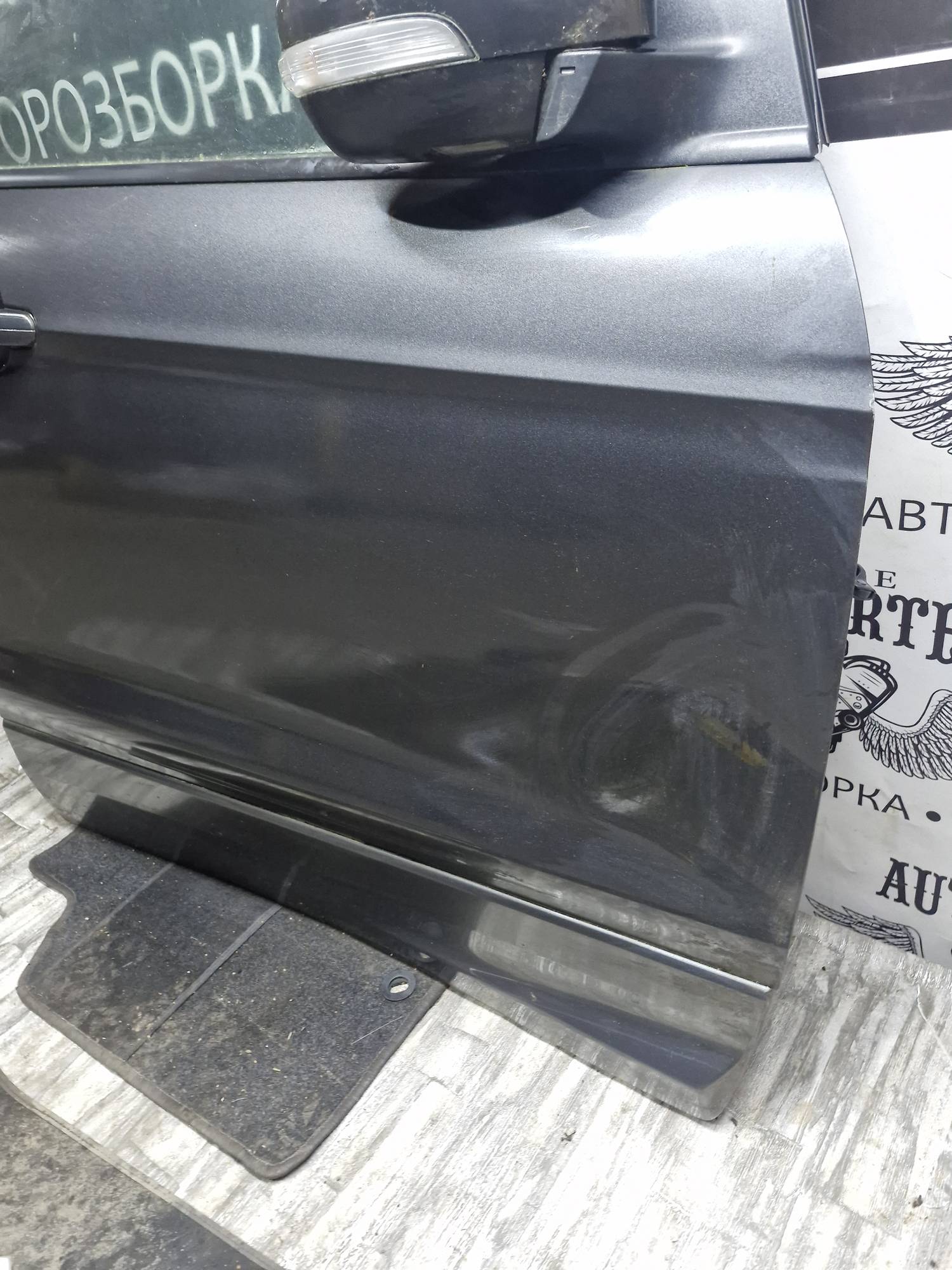 Дверка передня права Ford Kuga Kuga 1 2008-2012 21567032