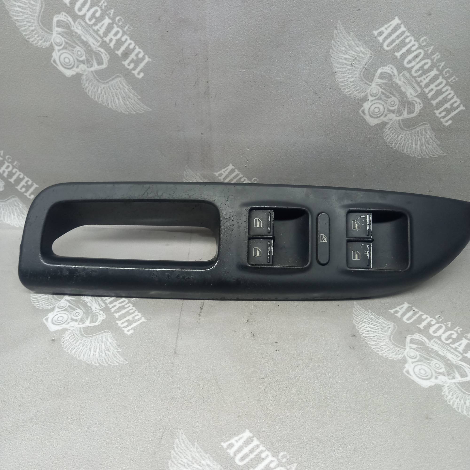 БЛОК УПРАВЛІННЯ СКЛОПІДЙОМНИКАМИ ПЕРЕДНІЙ ЛІВИЙ 4 СКЛА Skoda Superb 08-15 Skoda Fabia II 07-14 Skoda Octavia A5 04-13, 1z0959858a