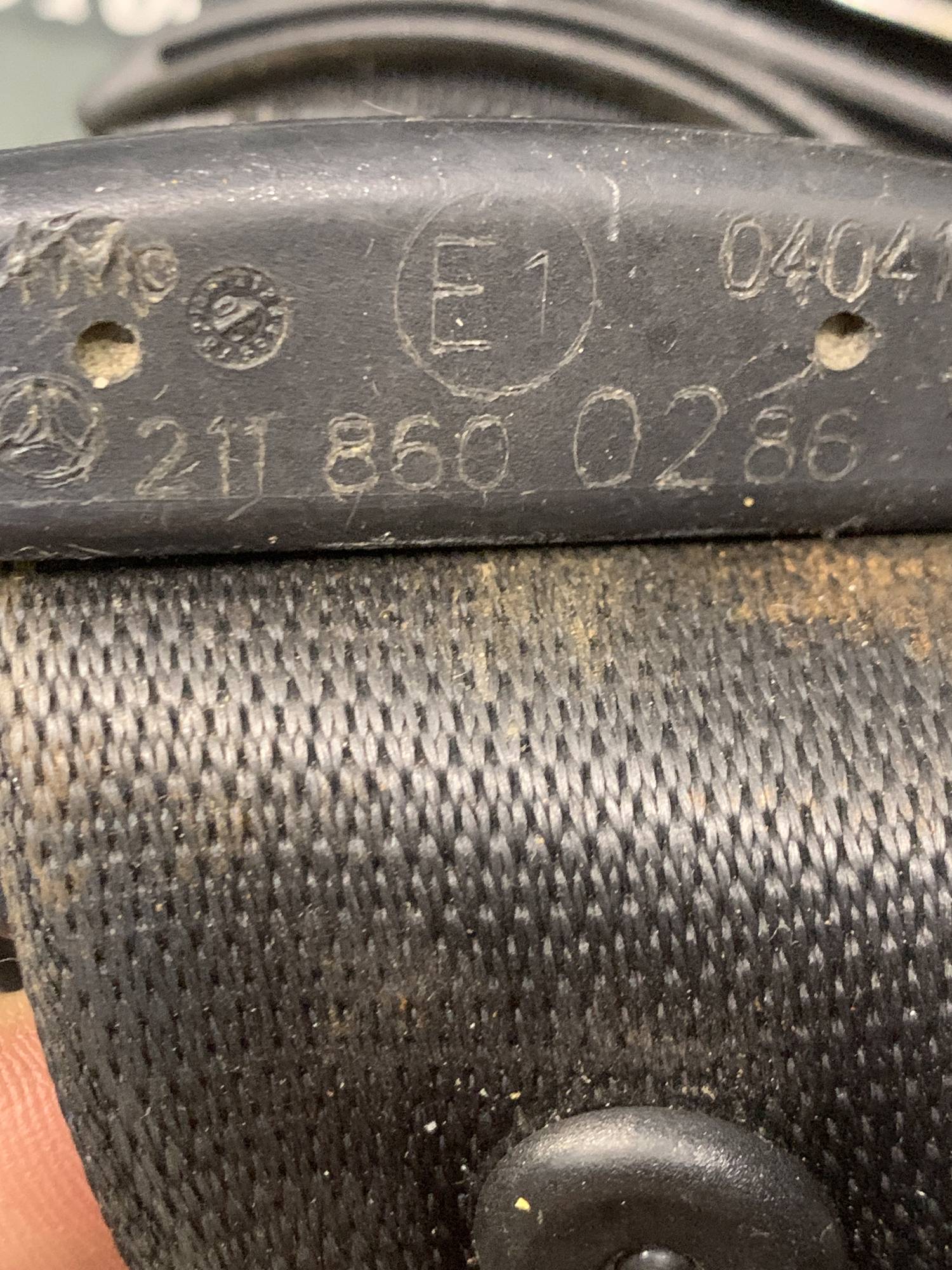 2118600286 Ремінь передній правий mercedes w211 2118600286