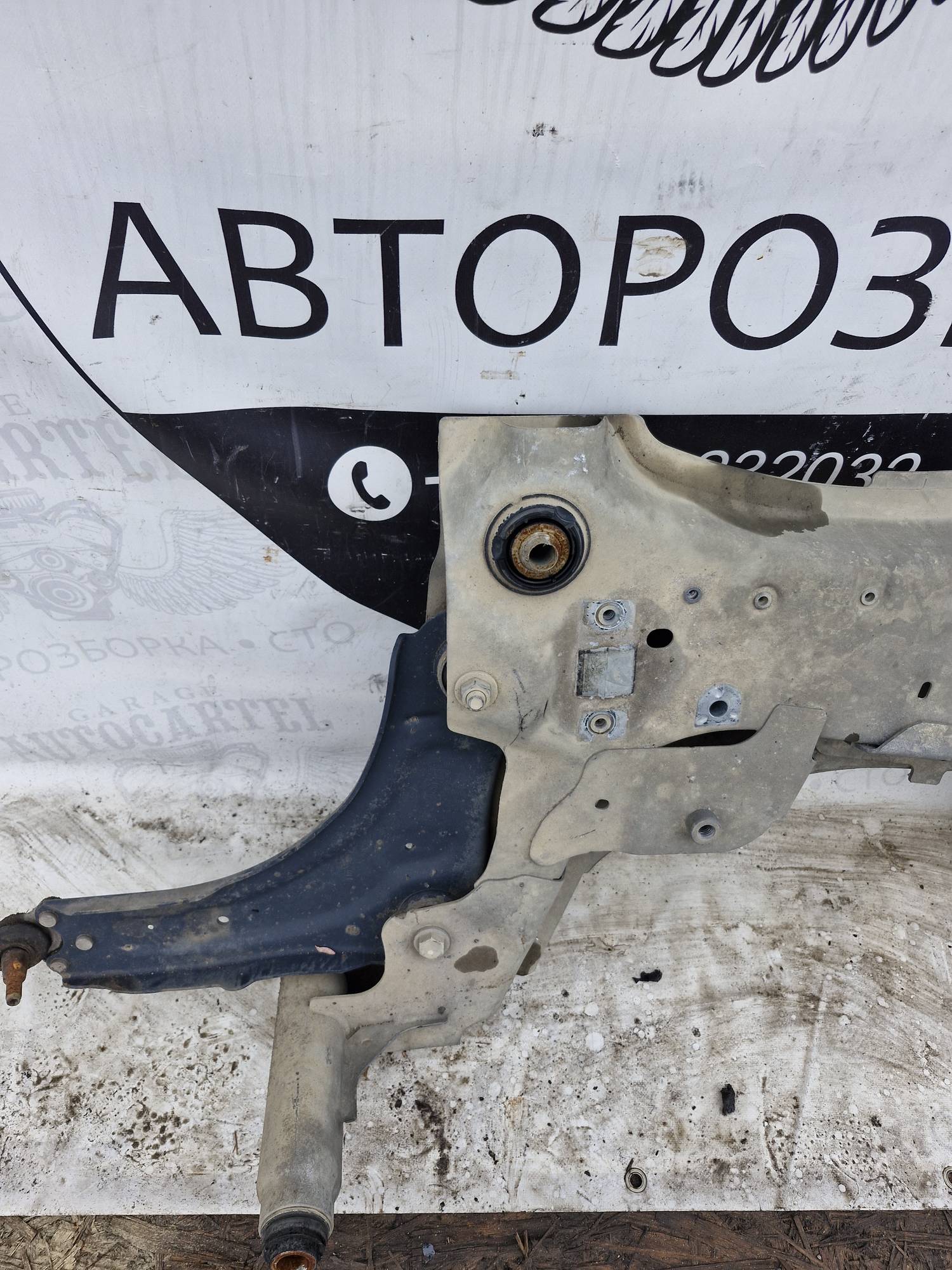 Підрамник передній , Балка передня Renault Scenic 3 2010 21812507