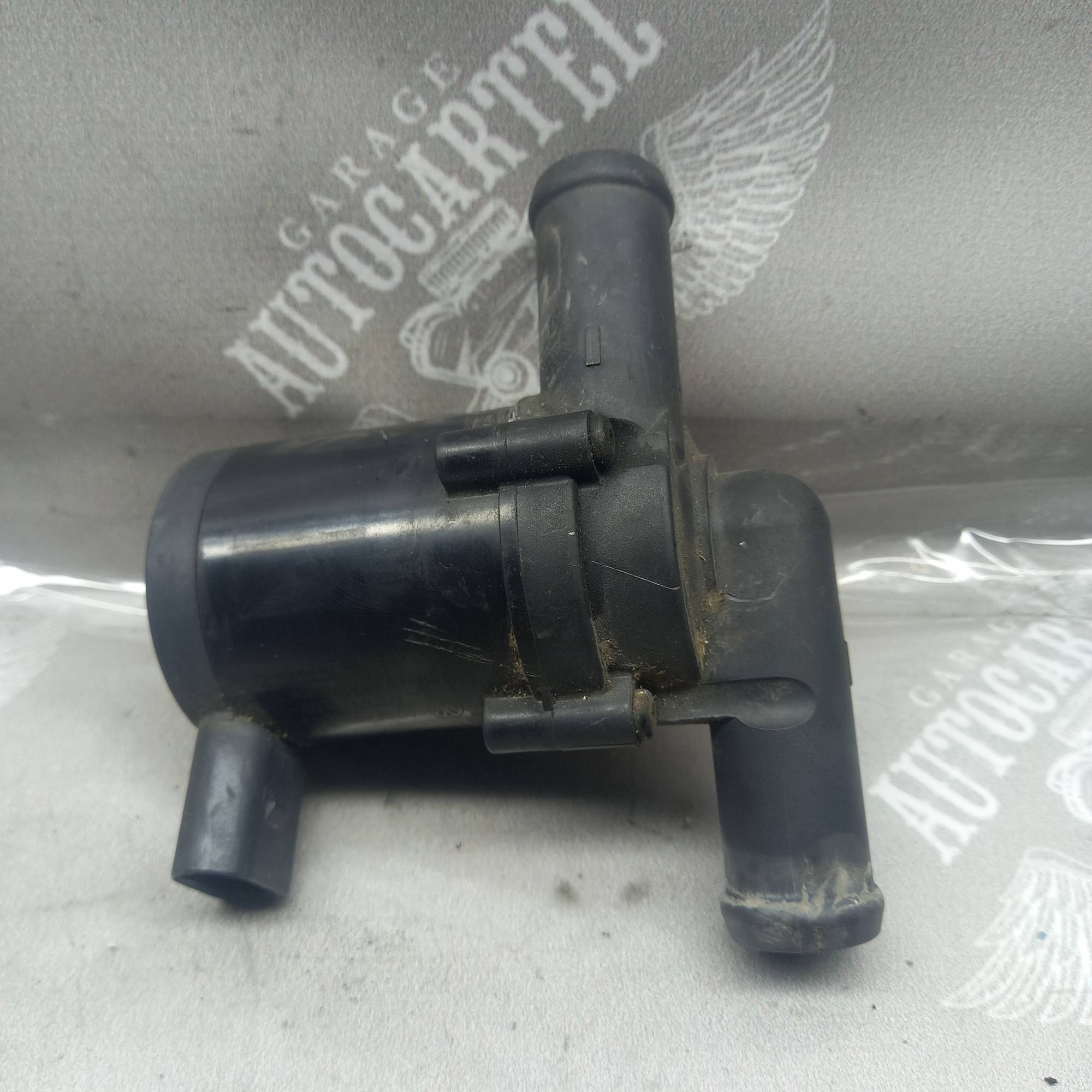 078121601 Додатковий водяний насос Volkswagen Passat B5, Skoda Superb