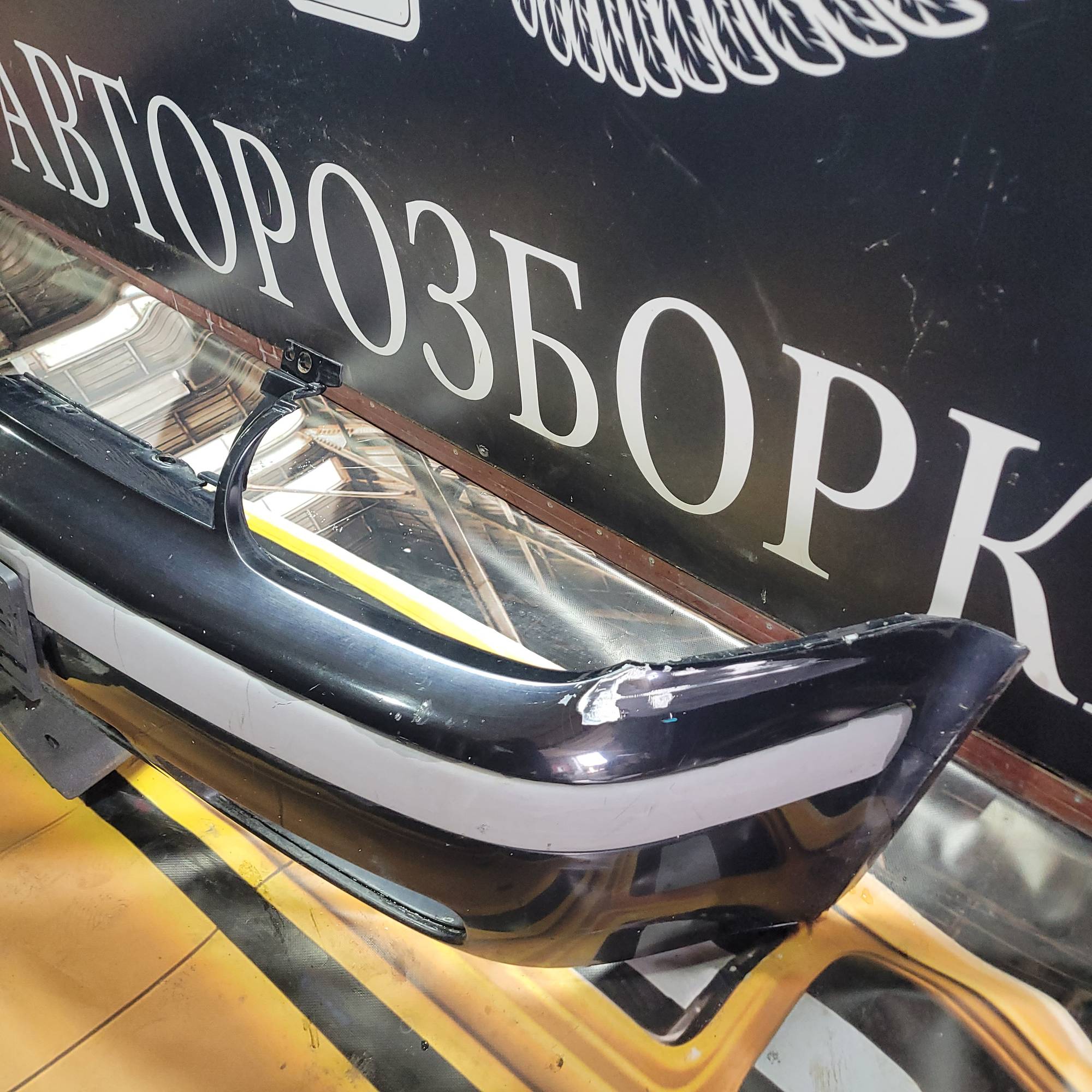 Бампер передній Volkswagen Golf 4 21409059