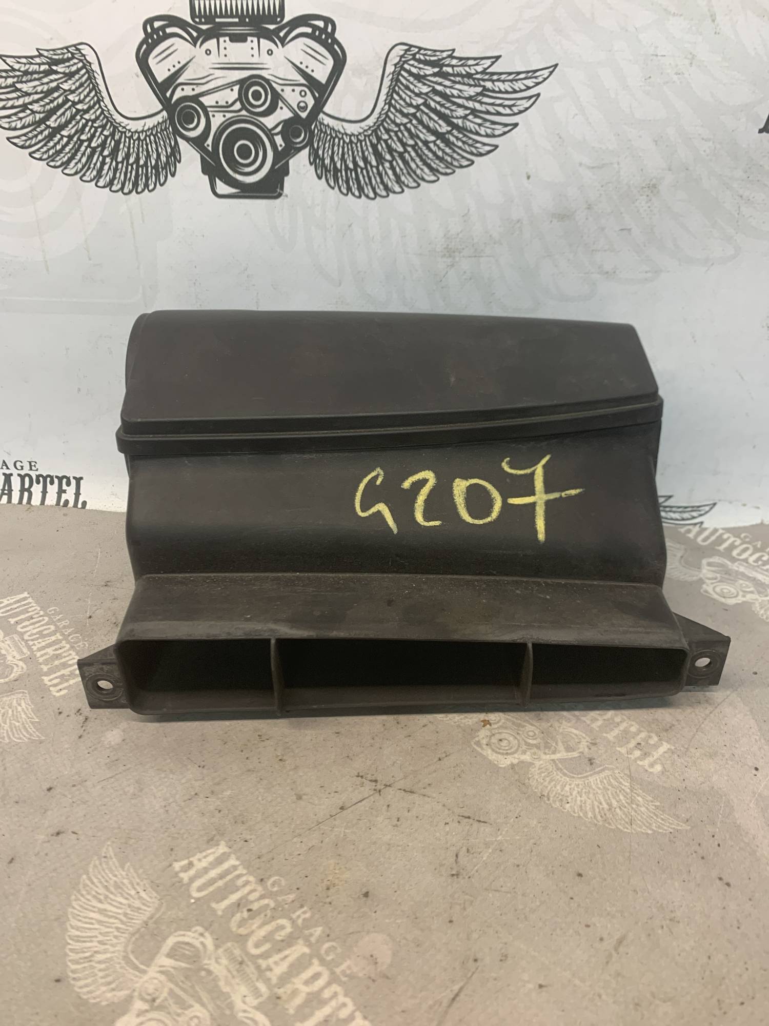 Забірник повітря Skoda Octavia A5 VW Golf VI 1k0805971c