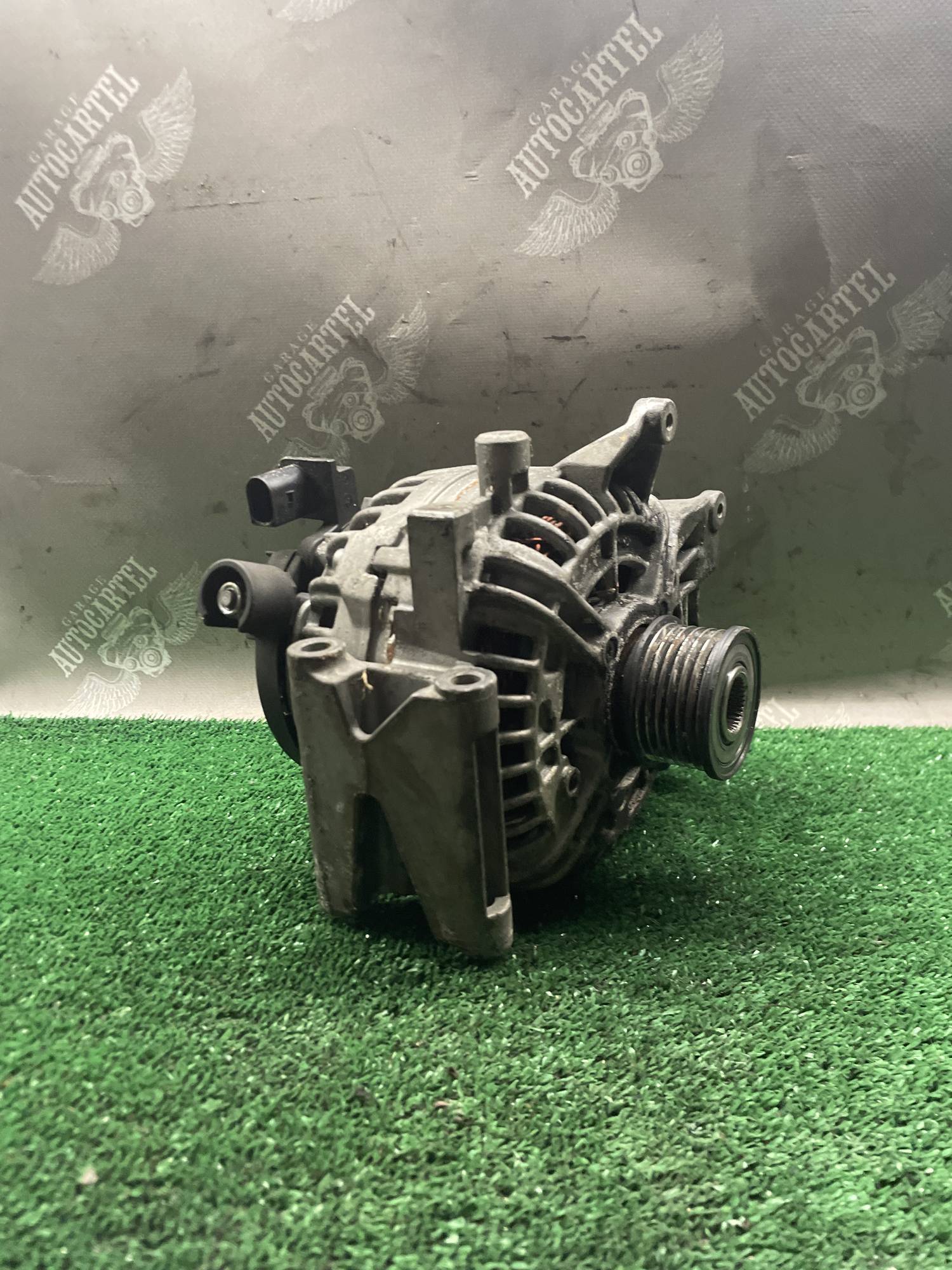 Генератор Mercedes E-class W211 OM647 2.7 cdi 200 А, 14 B 0986046340