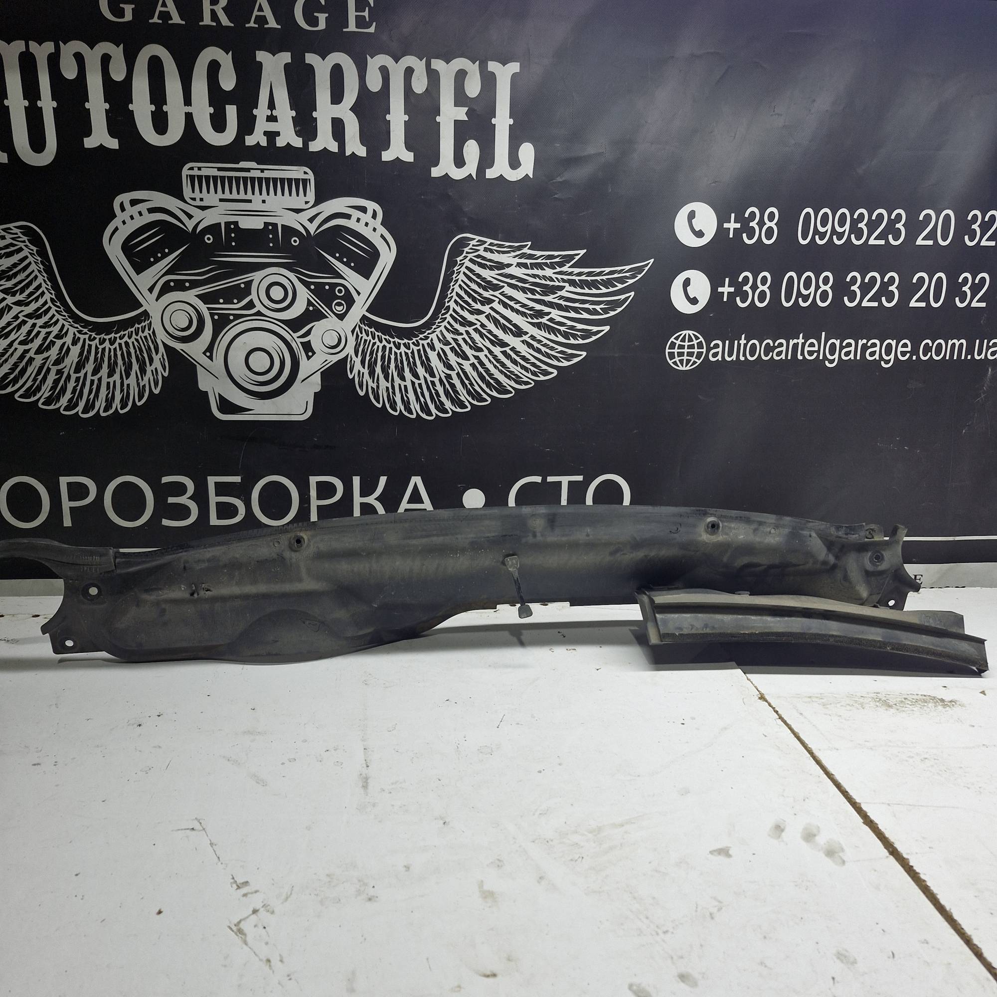 13315191lhd Декоративна накладка під лобове скло жабо Opel Astra J 2009—2015