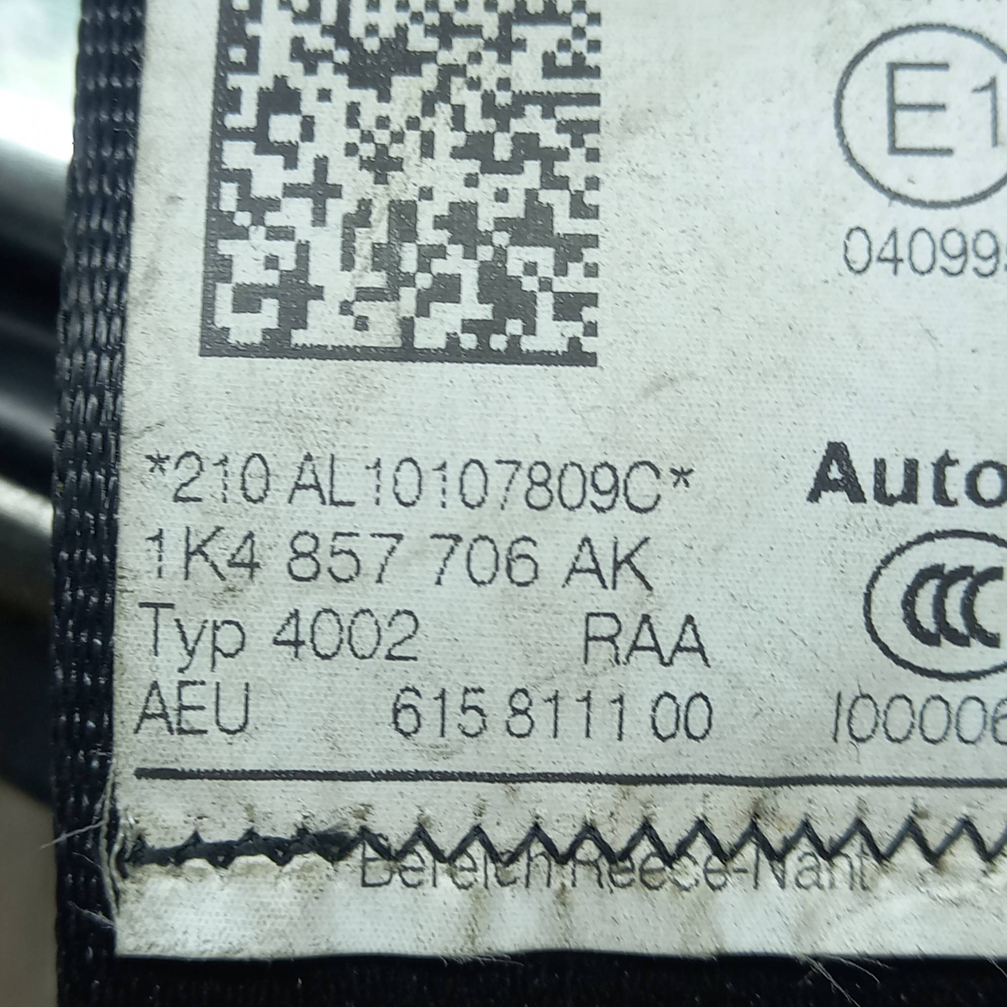 Ремінь безпеки передній правий піропатроном Volkswagen Golf VI (2009 - 2013), 1k4857706ak