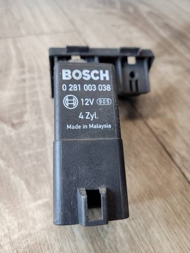 Реле свічок накалу VAG Bosch Skoda SuperB Seat Audi запчастини бв