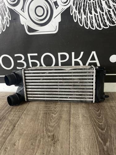 9656503980 Радіатор інтеркулера Citroen C4 Picasso 2009