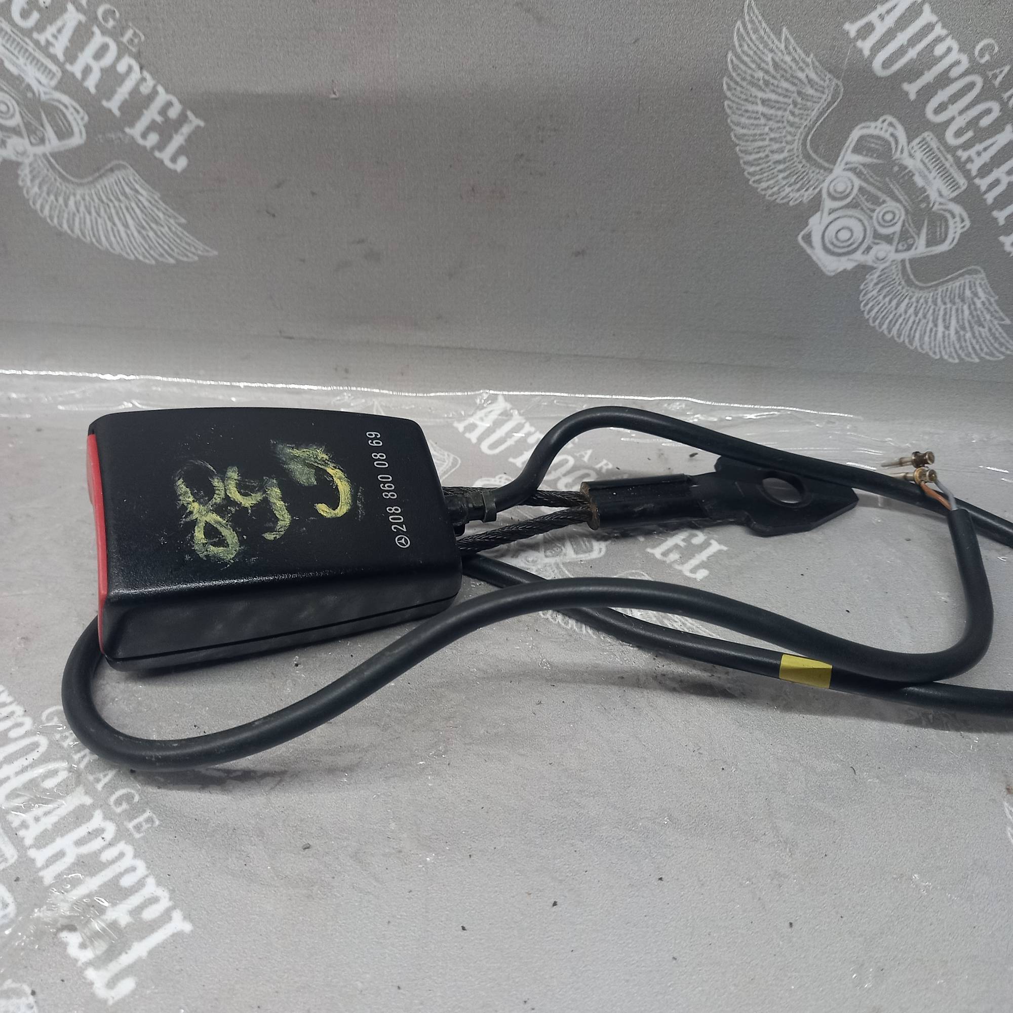 Замок реміня безпеки передній MERCEDES CLK W208 2088600869