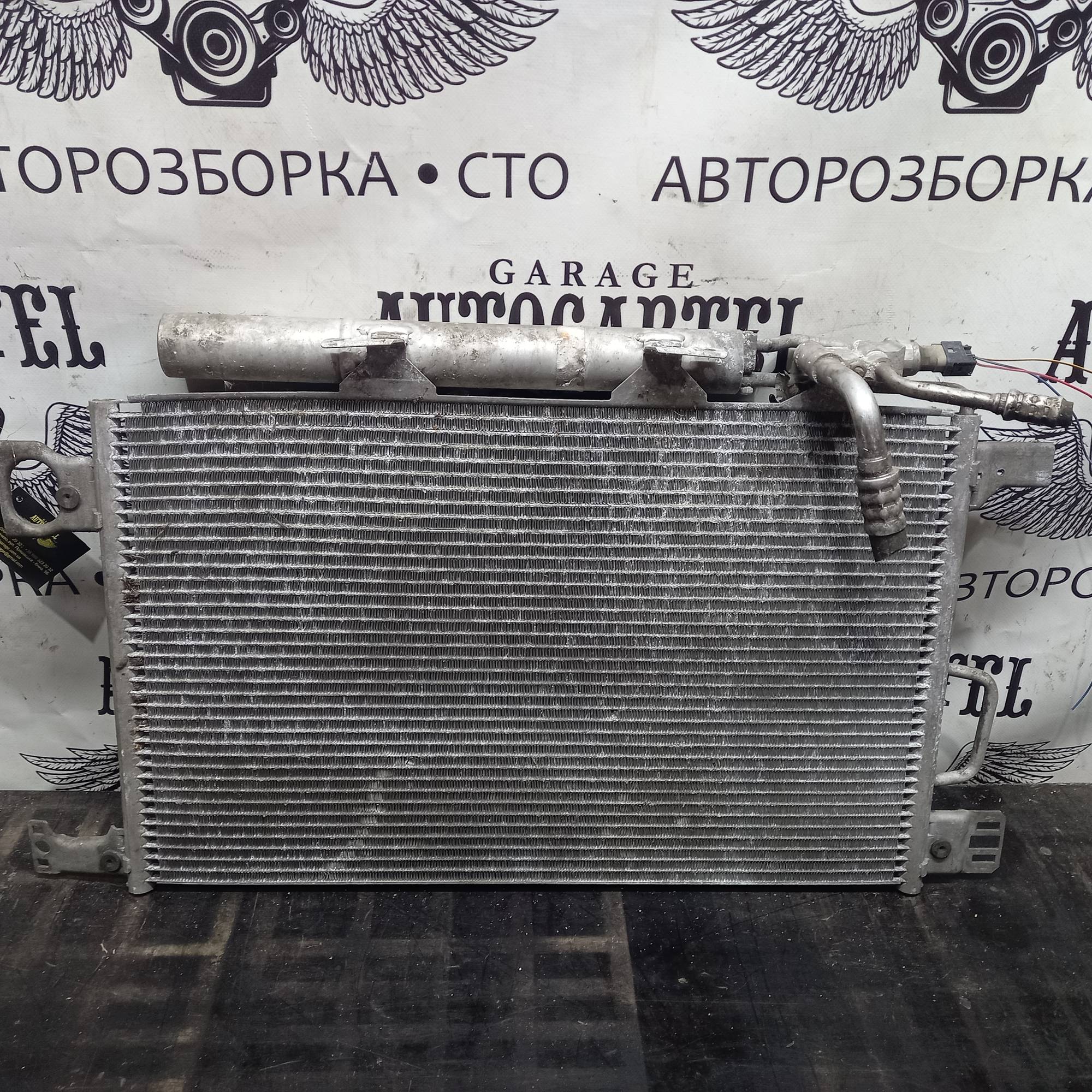 Радіатор кондиціонера Mercedes C-Class W203 a2035000854