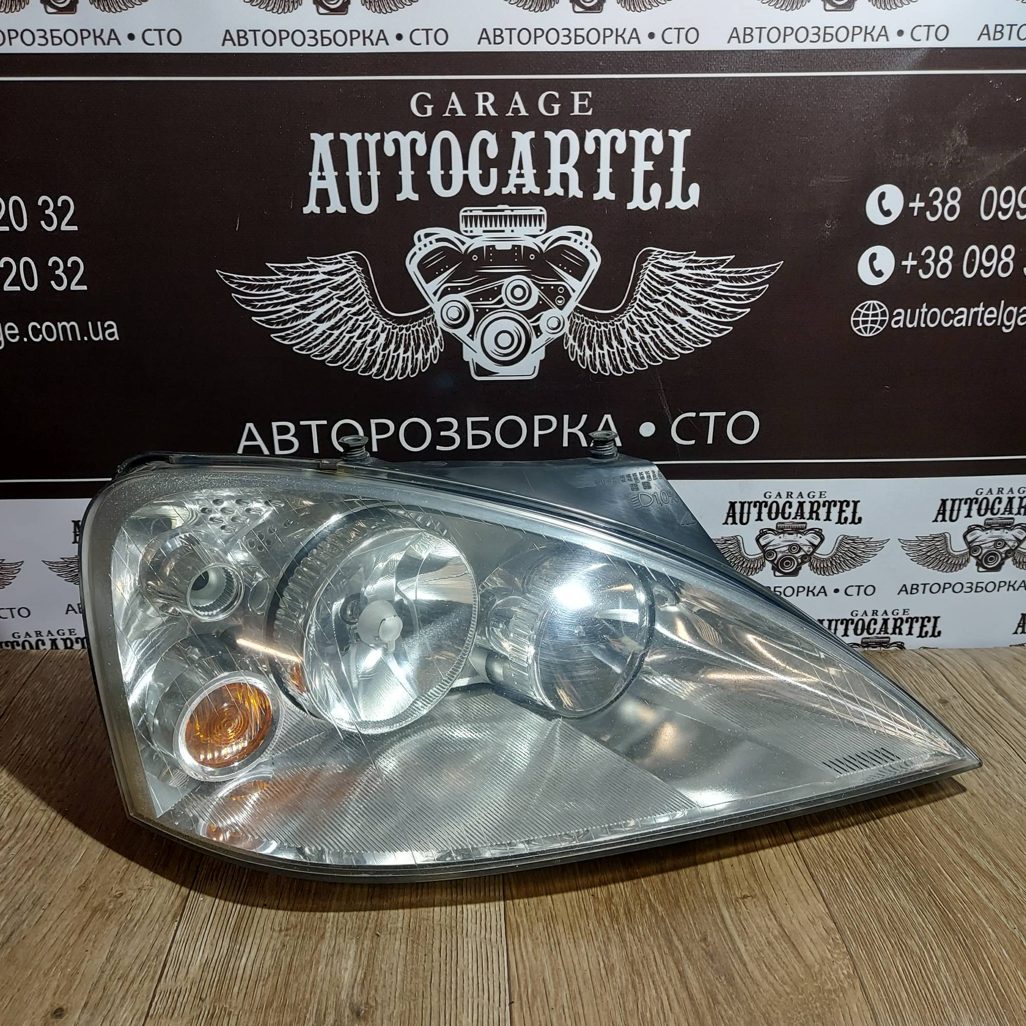 Фара права галоген Ford Galaxy MK2 2000-2006 7M5941016N