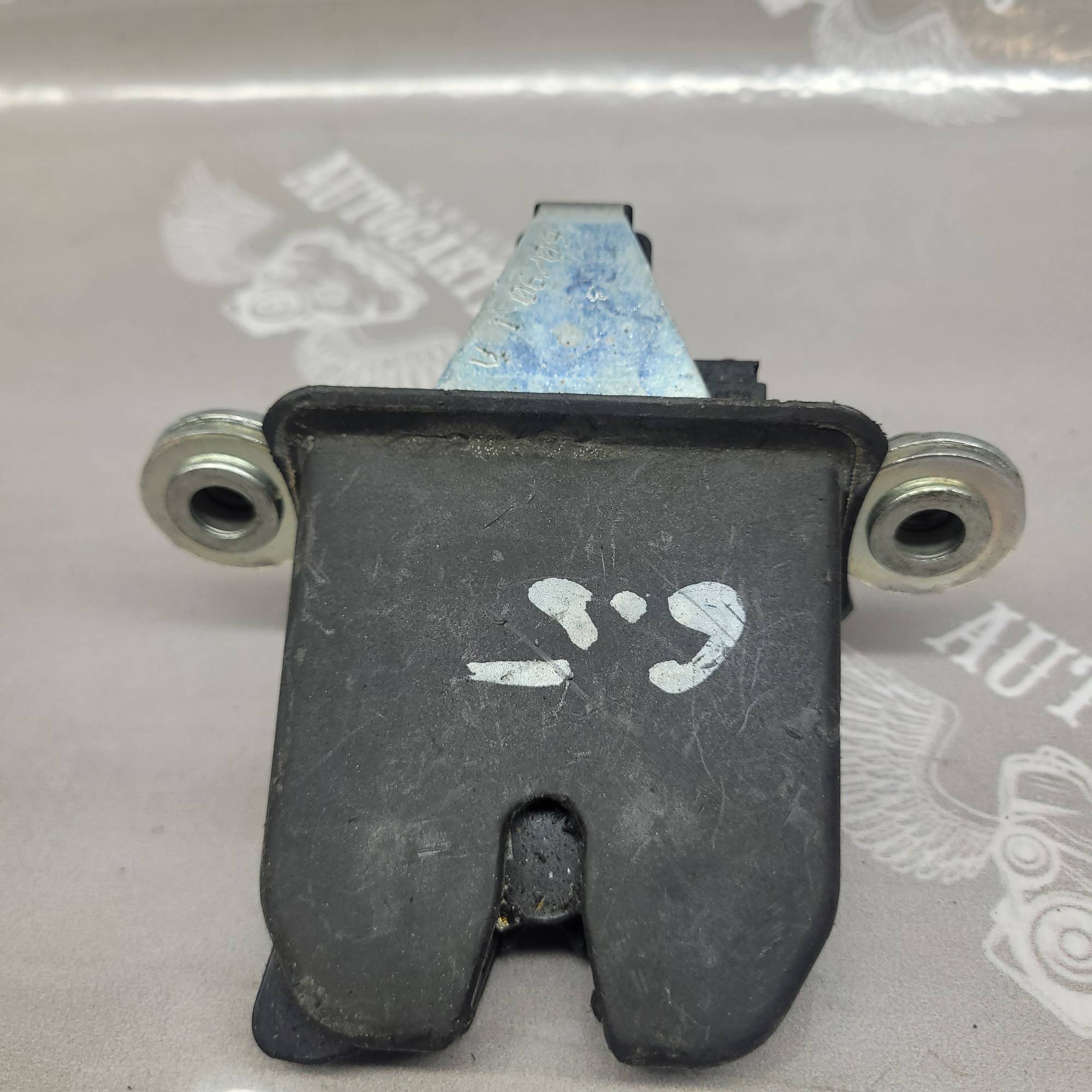1z5827501d Замок багажника 1Z5827501D Skoda Octavia A5 II 04-12