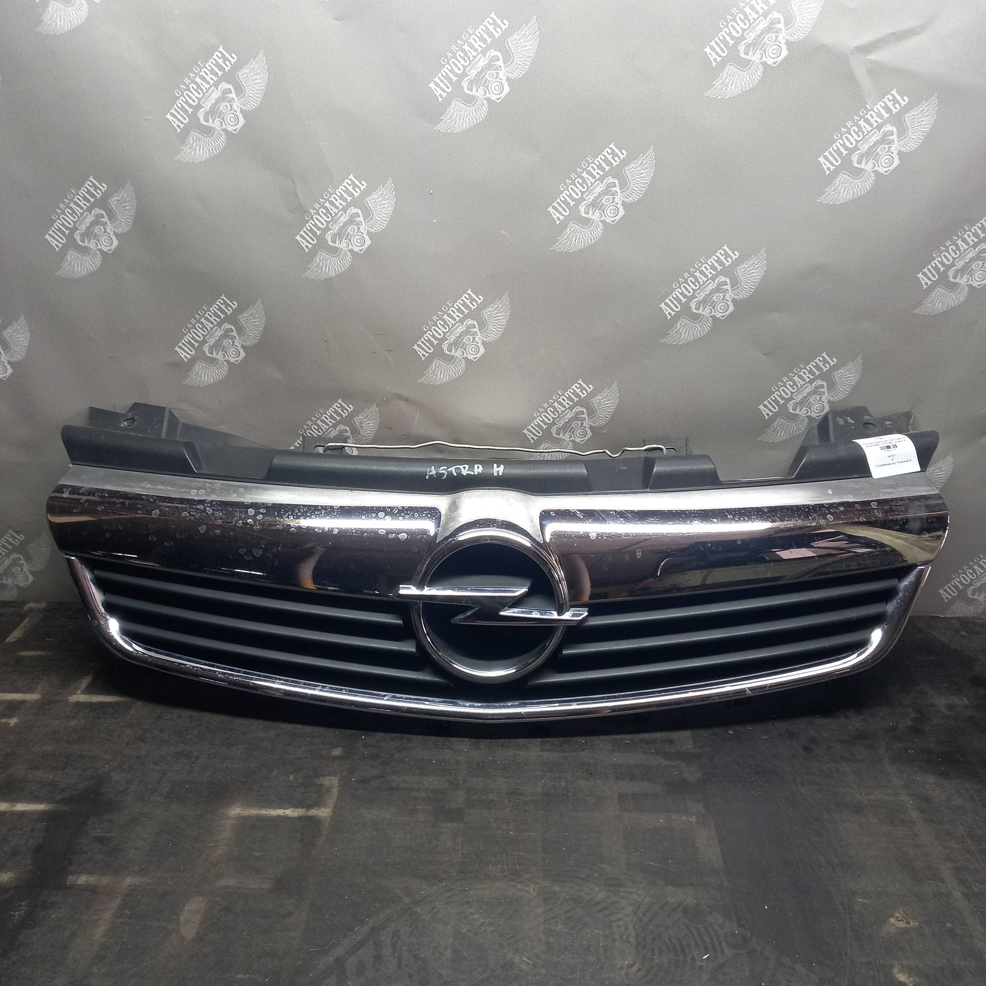 Решітка радіатора Opel Zafira B 2005-2008 13157590, 21482755