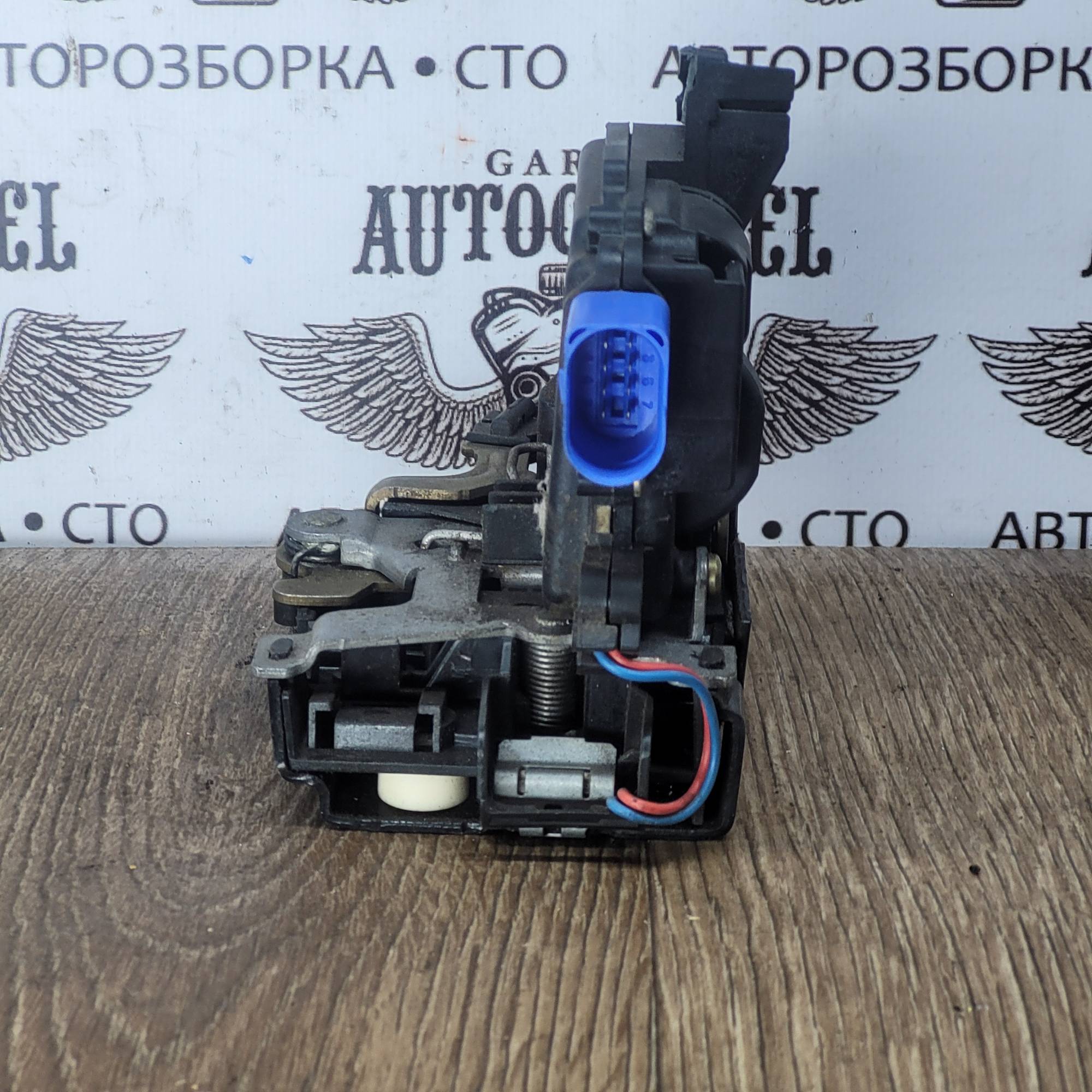 3b18370168p замок двері Skoda fabia 2 передній правий