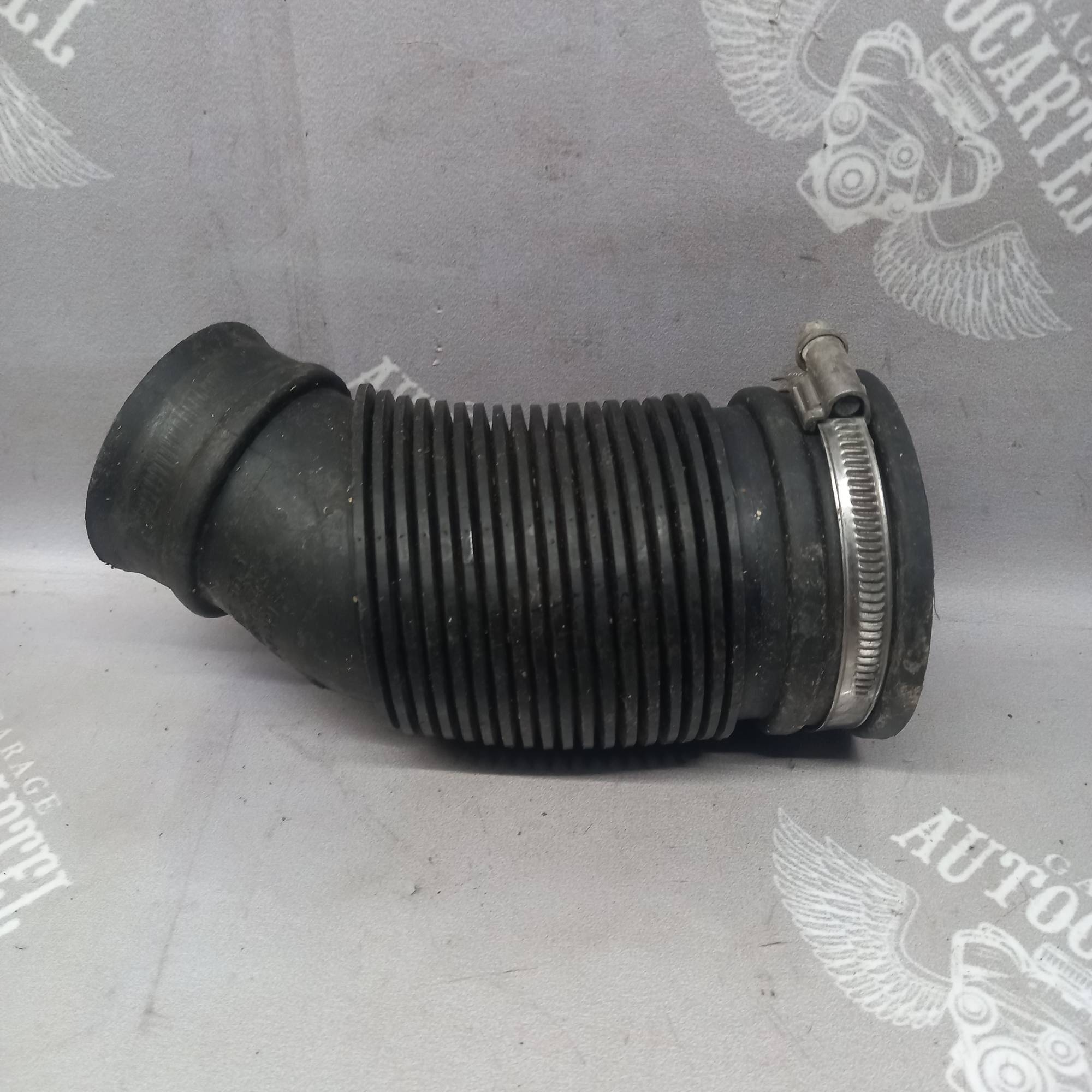 Патрубок повітряний Opel Astra H 1.9 СDTI 2004-2010 55355563, 329788454