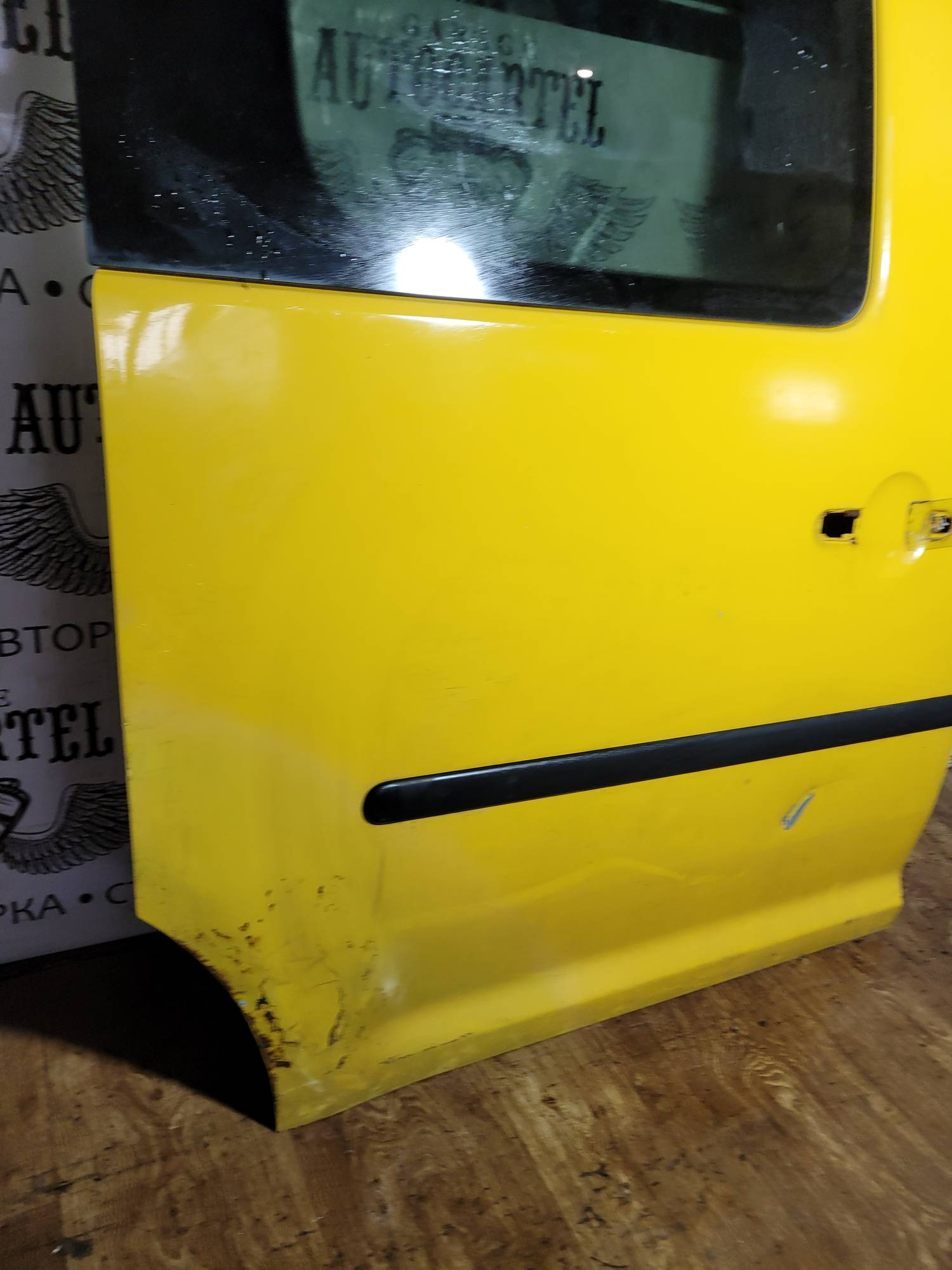 Дверка бокова права Volkswagen caddy 2004 - 2016 02112011