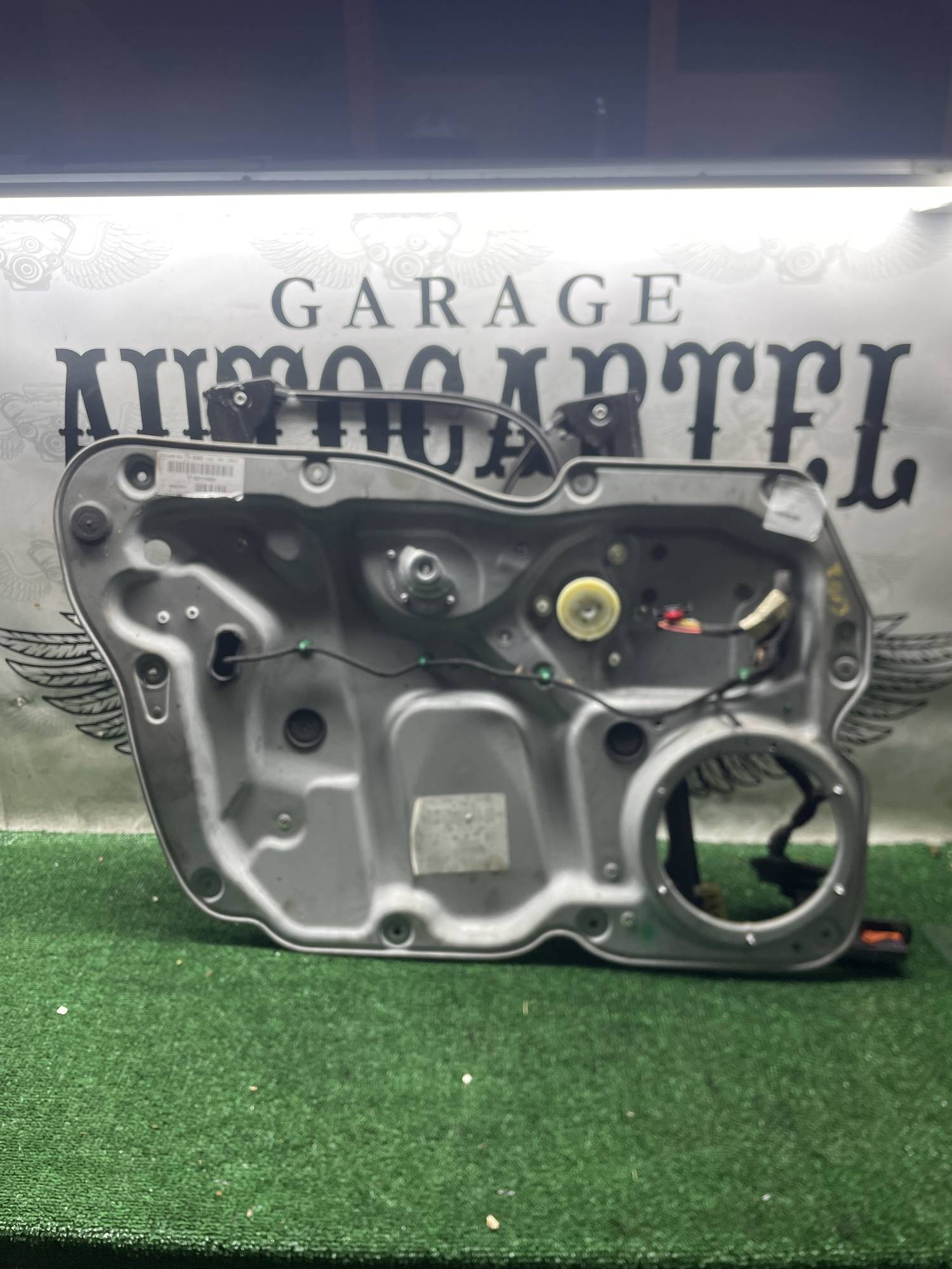 Склопідйомний механізм передніх лівих дверей Volkswagen Touran 1T1837729AE