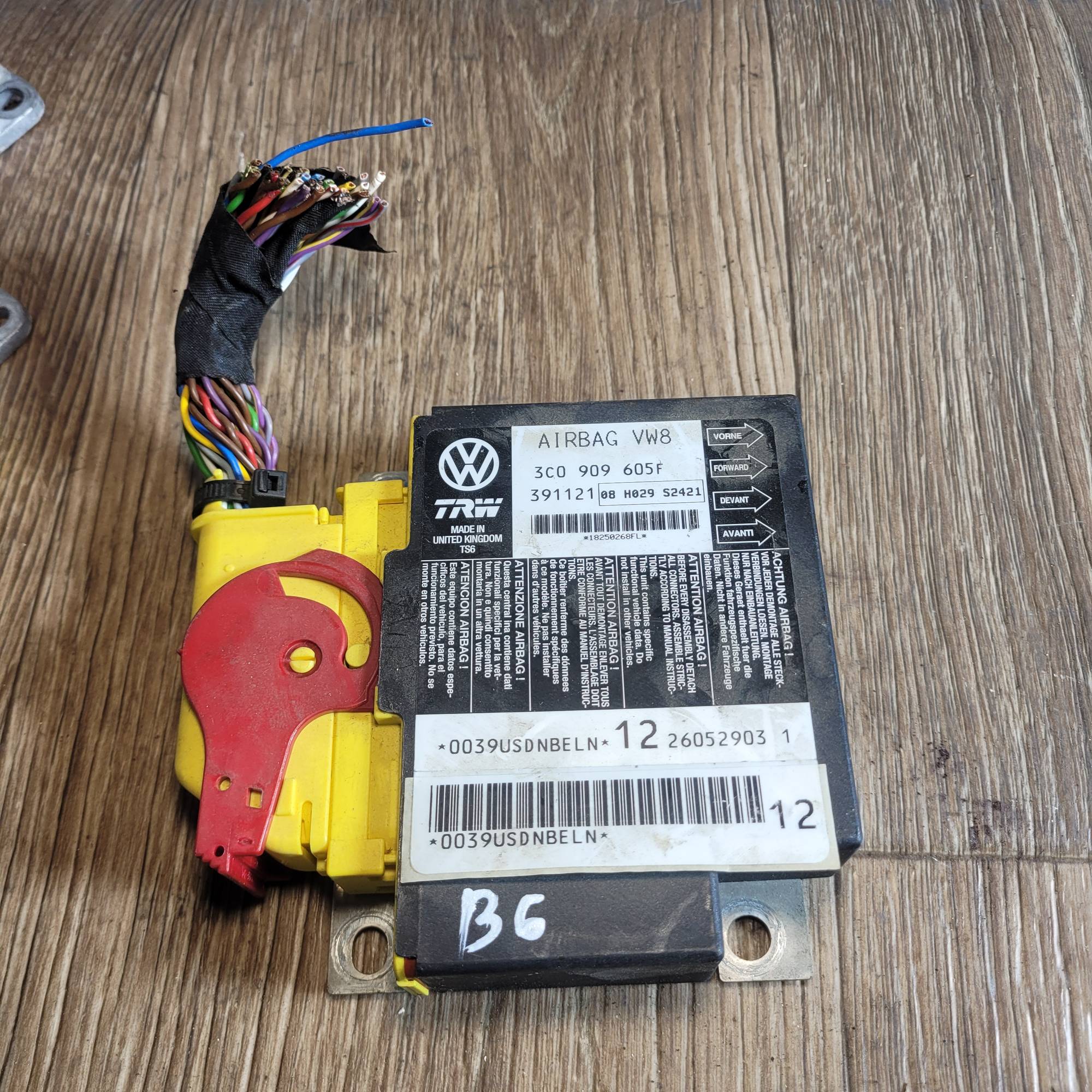 Модуль датчик air bag vw passat b6 3c0909605