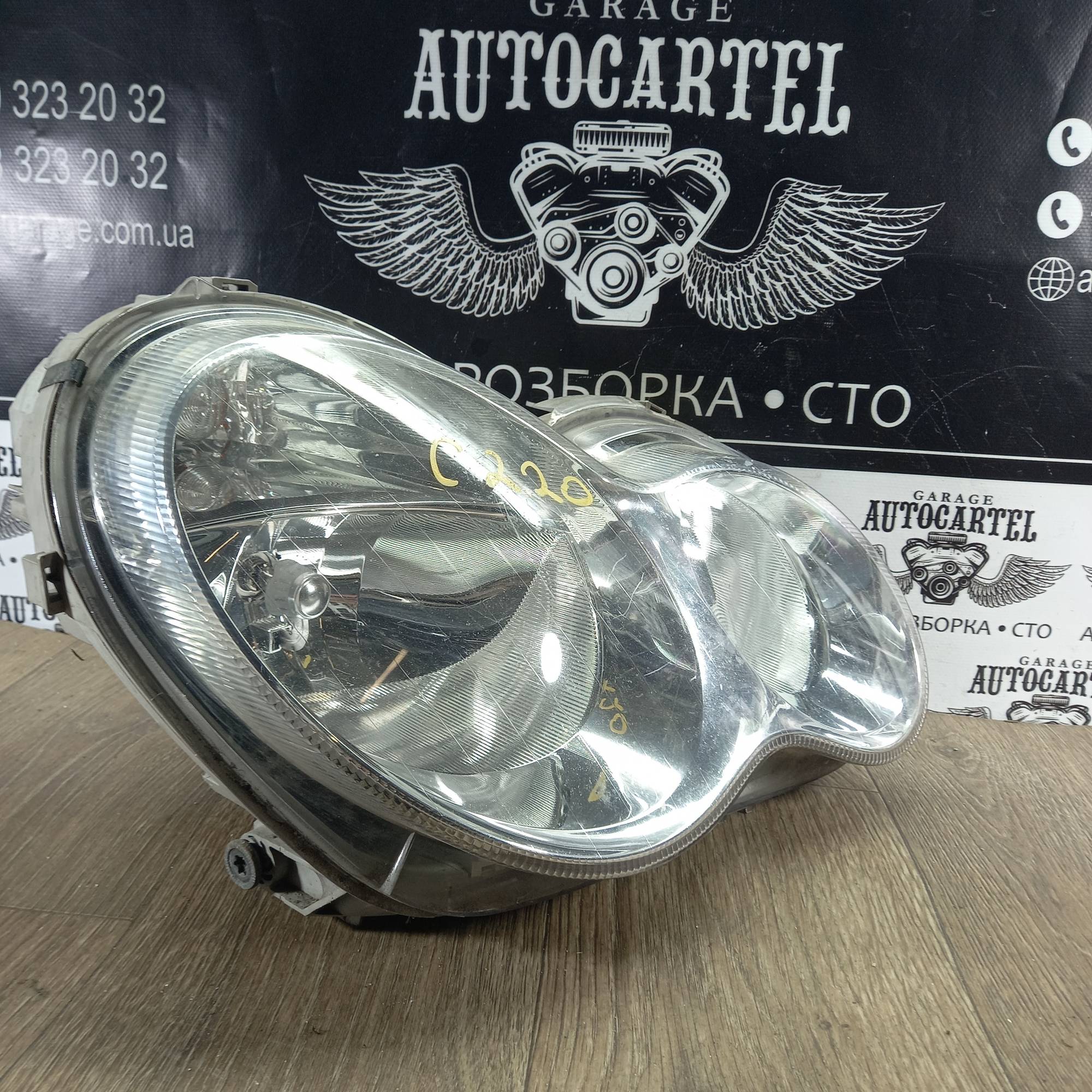 Фара права передня Mercedes W203 2000-2007, A2038201259,
