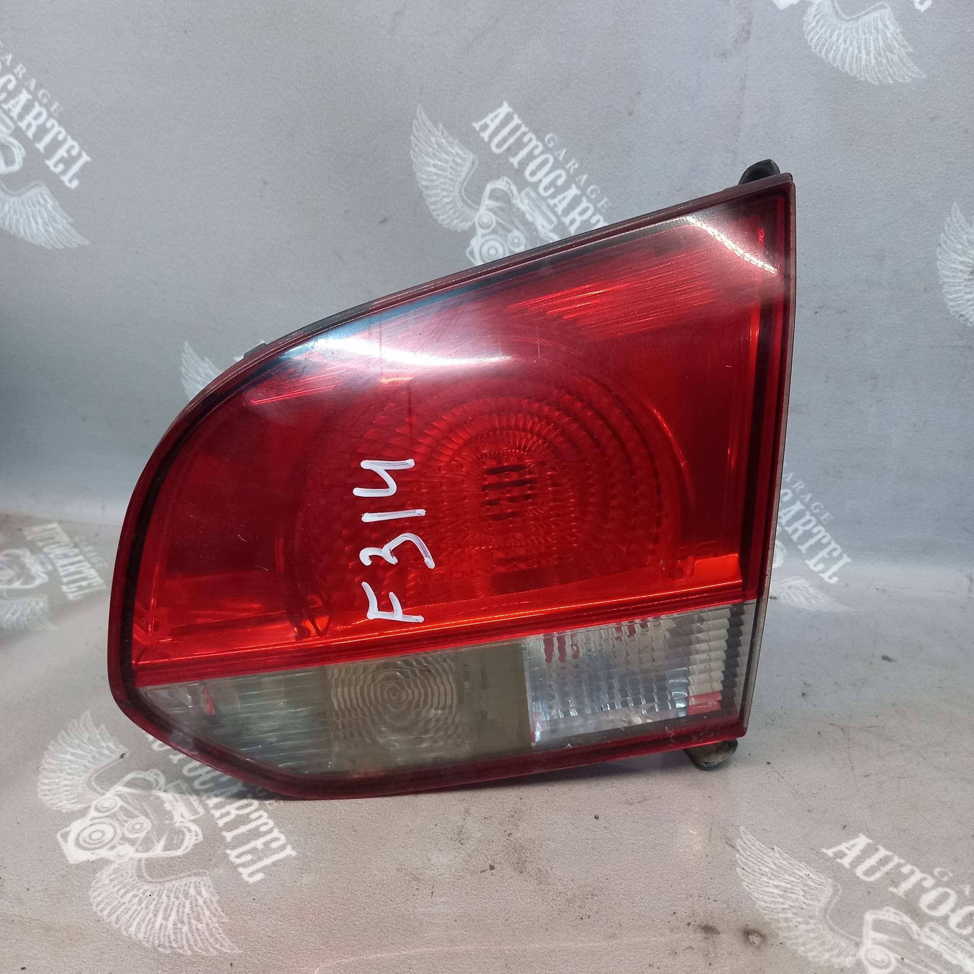 ЛІХТАР ЗАДНІЙ ПРАВИЙ У ЛЯДУ VOLKSWAGEN GOLF VI 5k0945094f