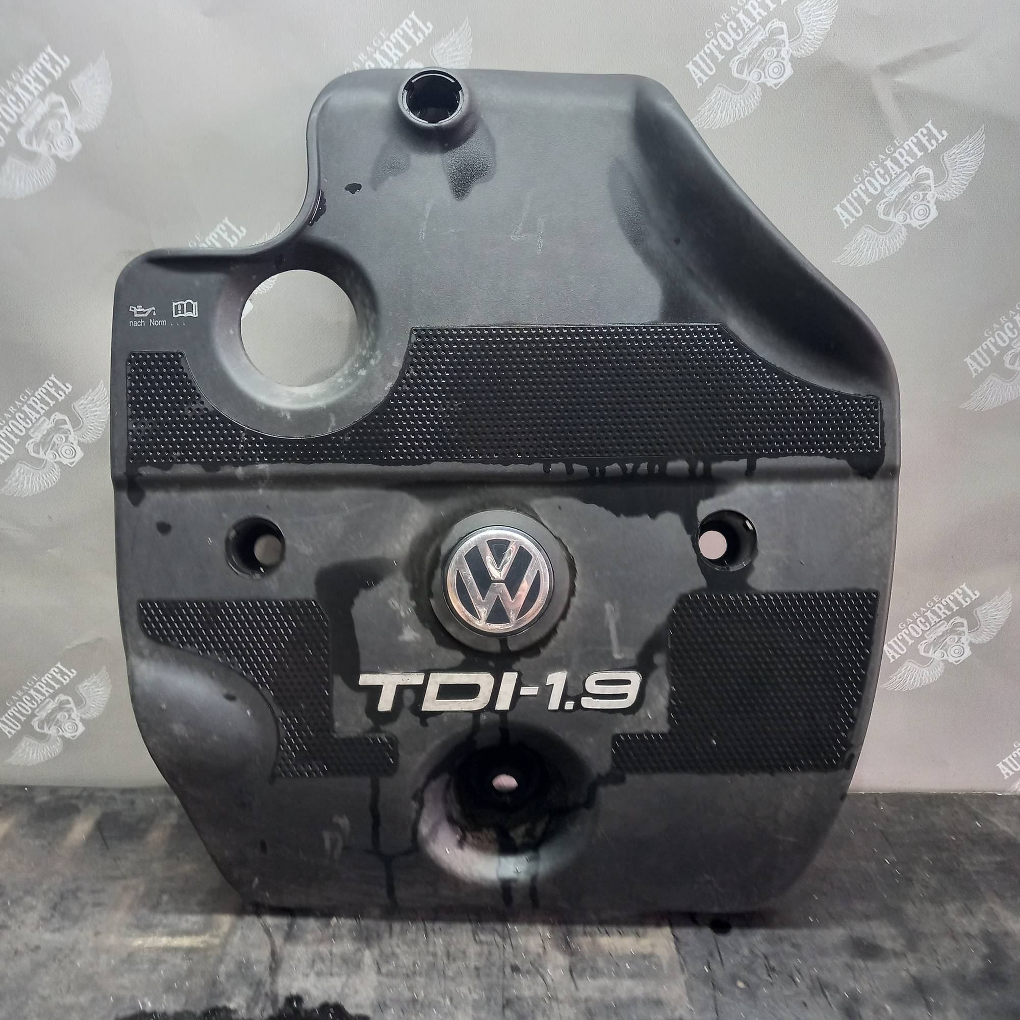 Декоративна кришка двигуна 038103935 A+B, 1.9 tdi Seat Leon, Toledo II/ Skoda Octavia I/ Volkswagen Golf IV 038103935a
