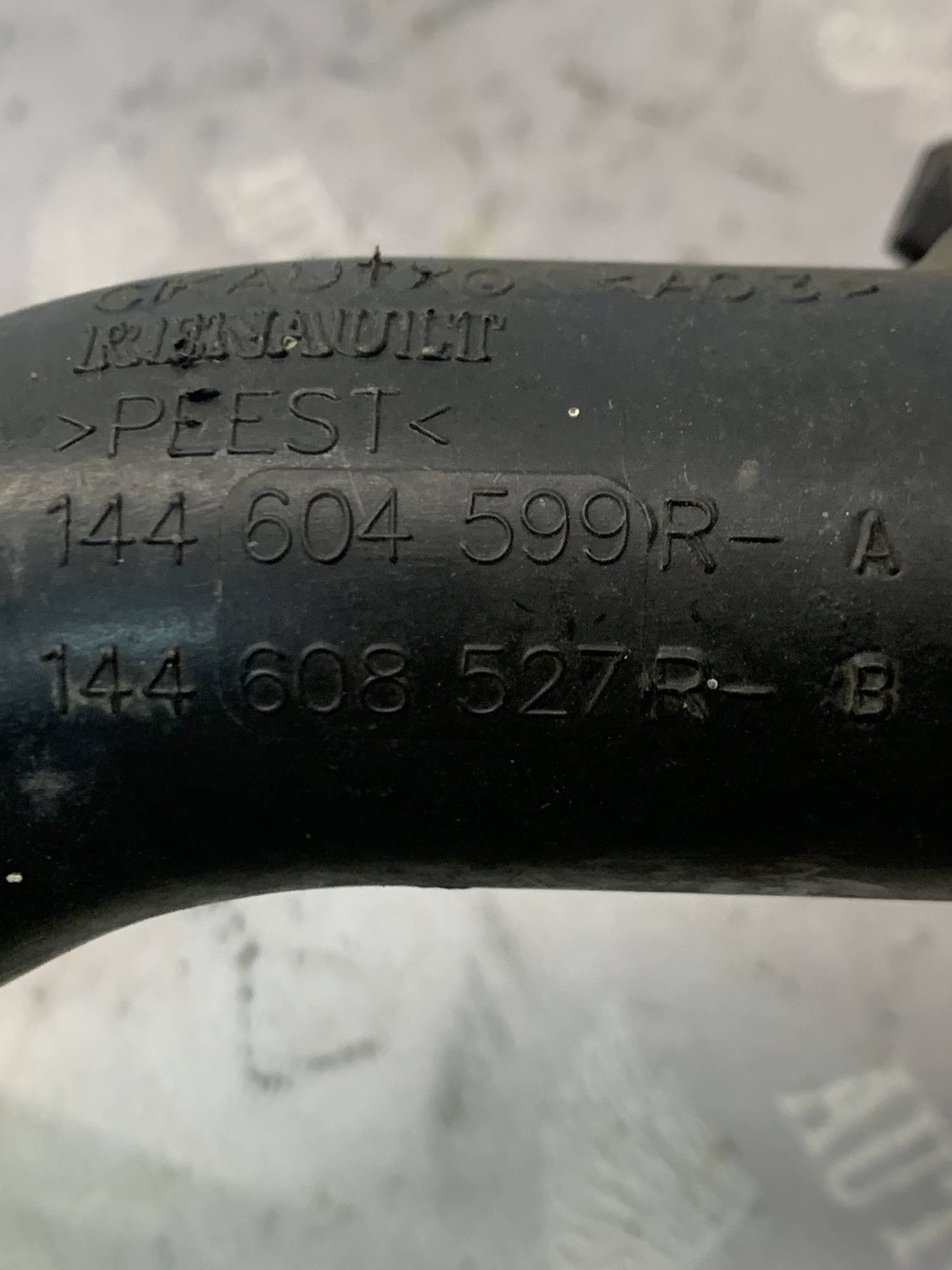 Шланг (патрубок) інтеркулера лівий RENAULT Clio, Duster, Logan, Sandero 144604599r-a