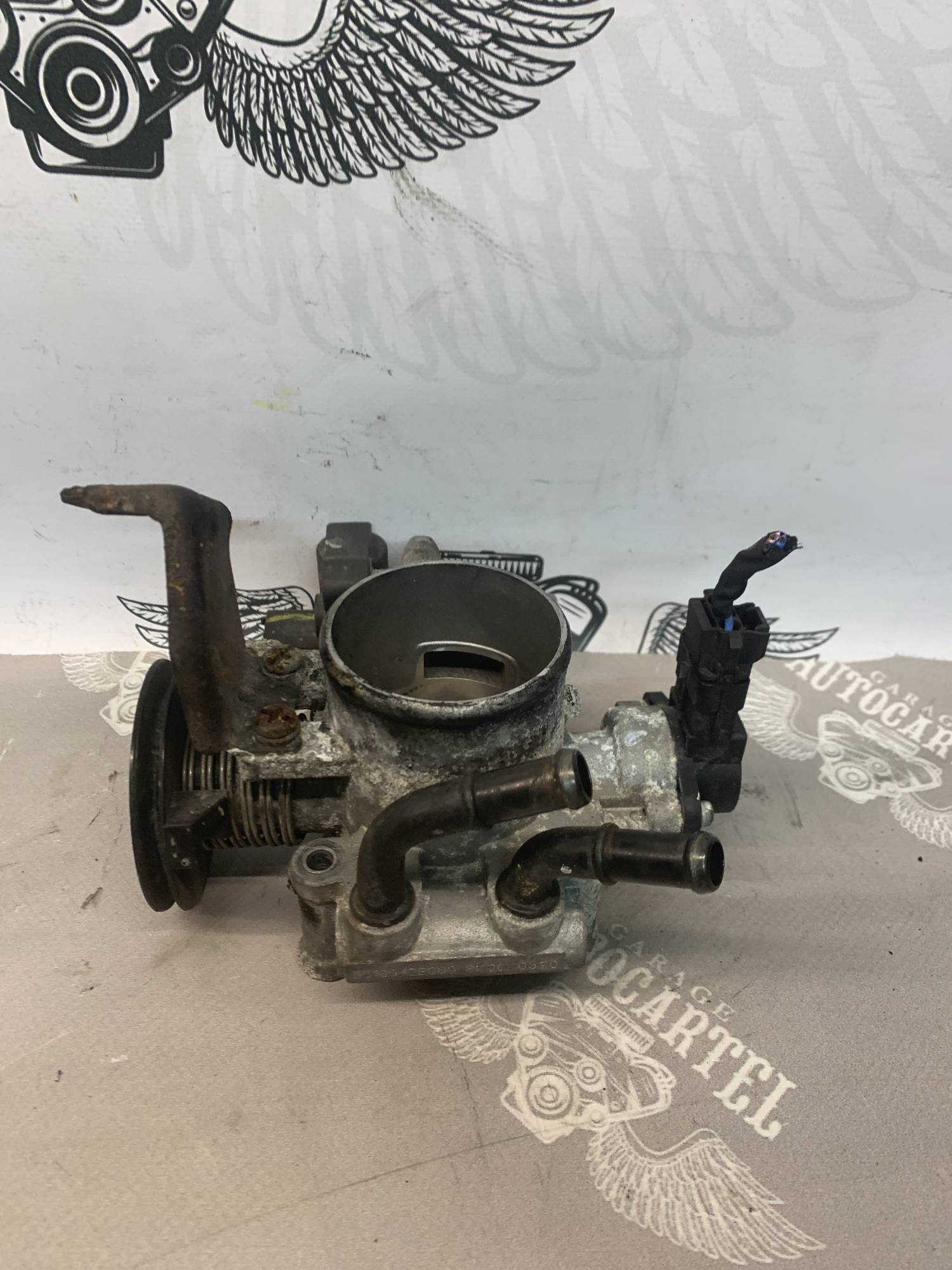 Дросельна заслінка KIA Cerato Ceed Soul Rio HYUNDAI Accent I30 1,6 35100-2b000