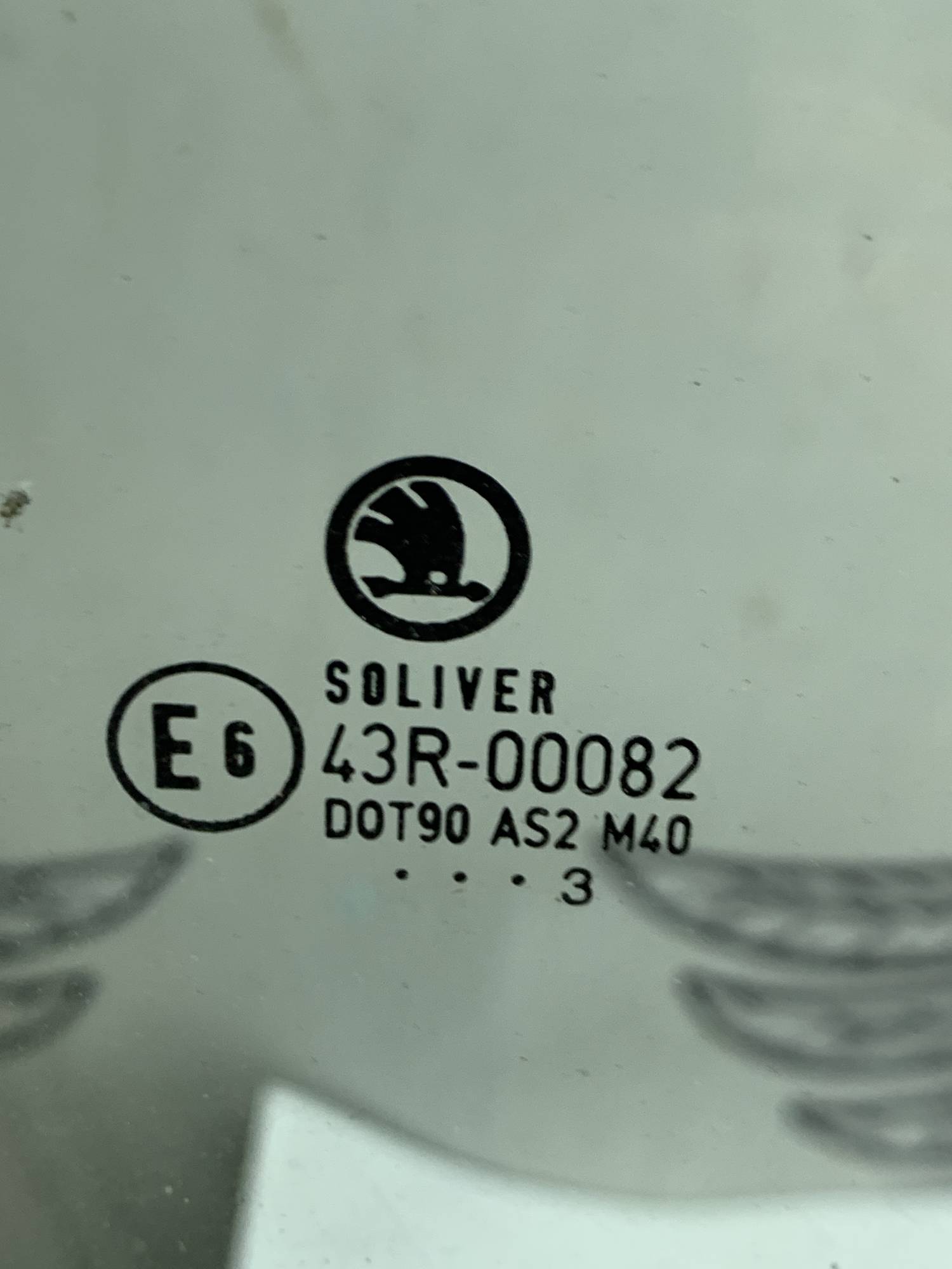 Скло передніх правих дверей Skoda Superb 1 3U0845202, 43r-00082
