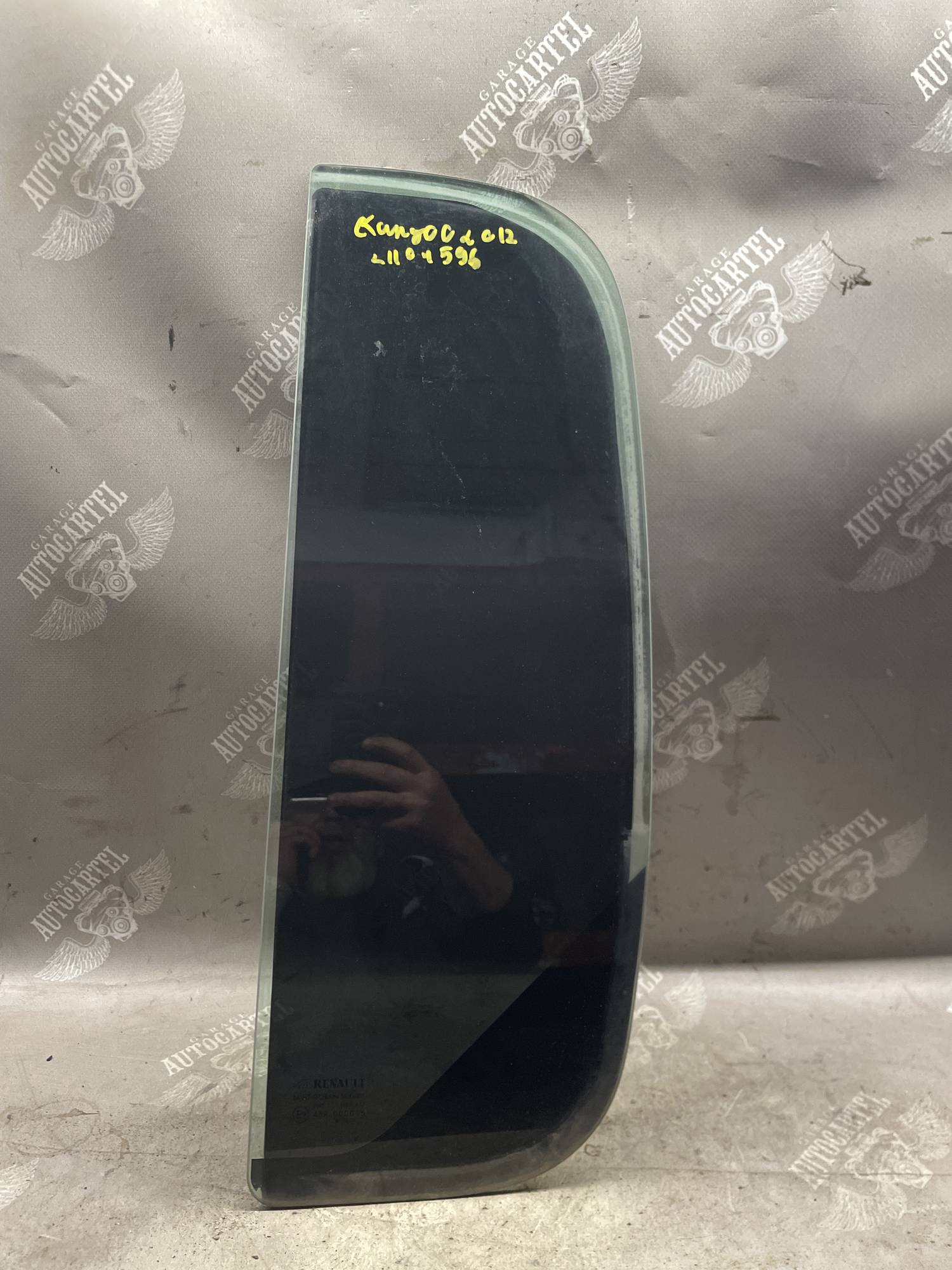 Скло форточка двері заднє ліве Renault Kangoo 2