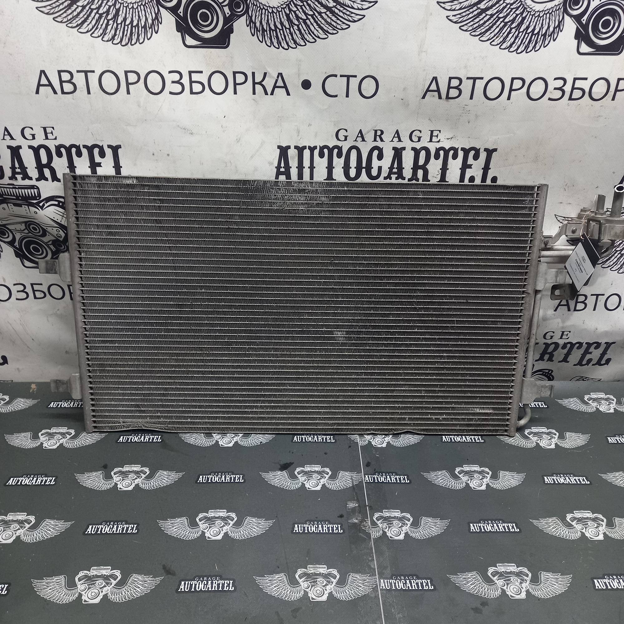 Радіатор кондиціонера Volvo c30 auj7b